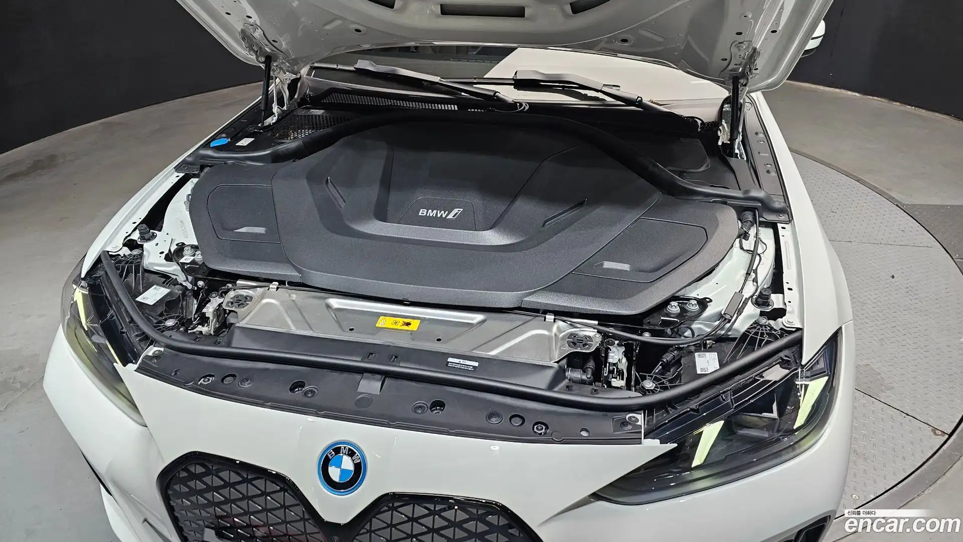 i4 BMW 2025.9-OUTER-006