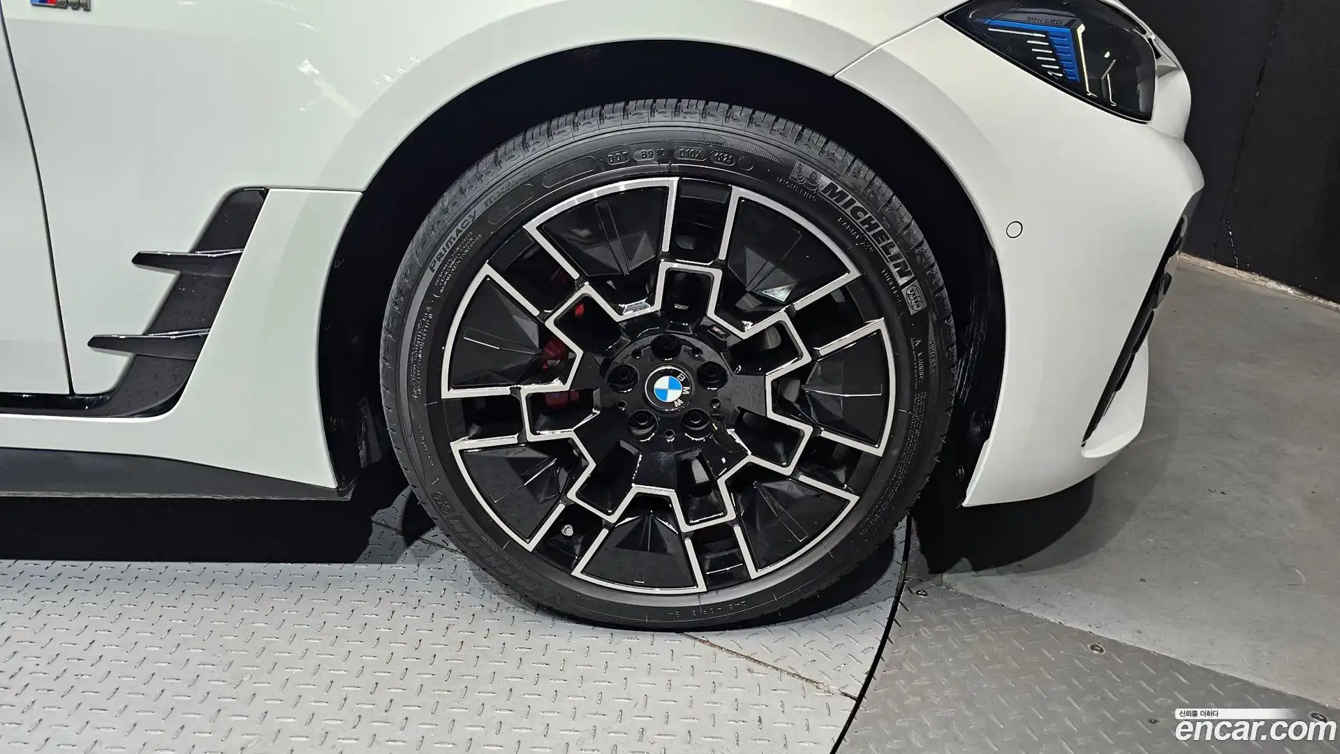 i4 BMW 2025.9-OUTER-031