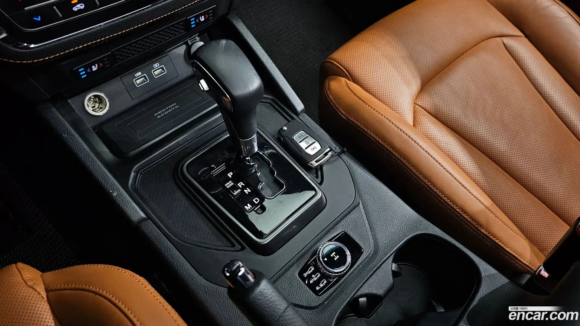 Rexton KG Mobility 2023.0-INNER-009