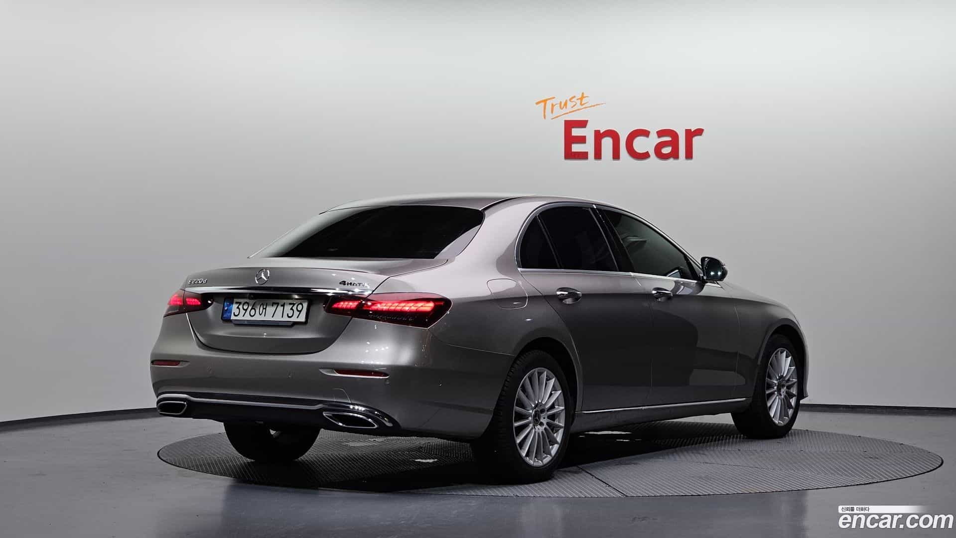 E-Class Mercedes-Benz 2021.6-OUTER-002