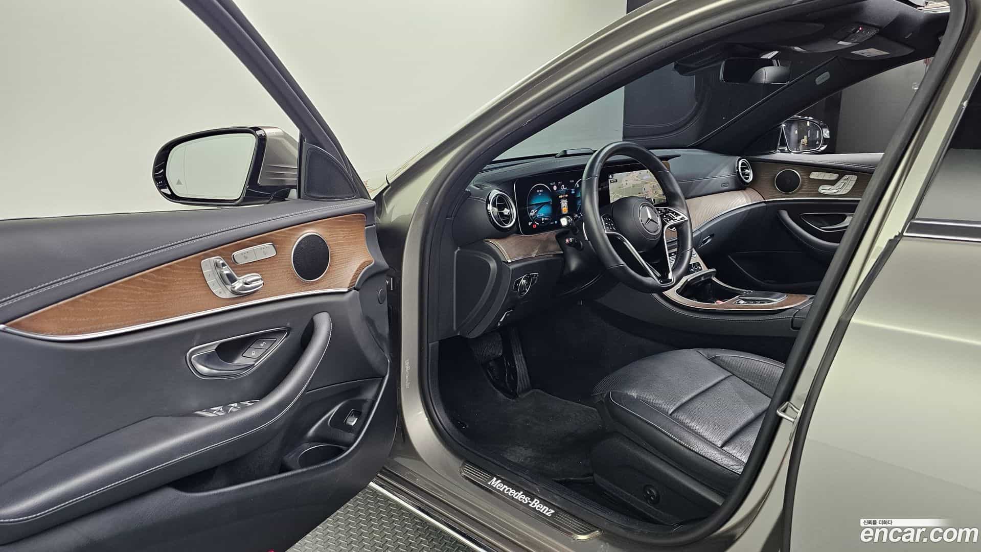 E-Class Mercedes-Benz 2021.6-INNER-010