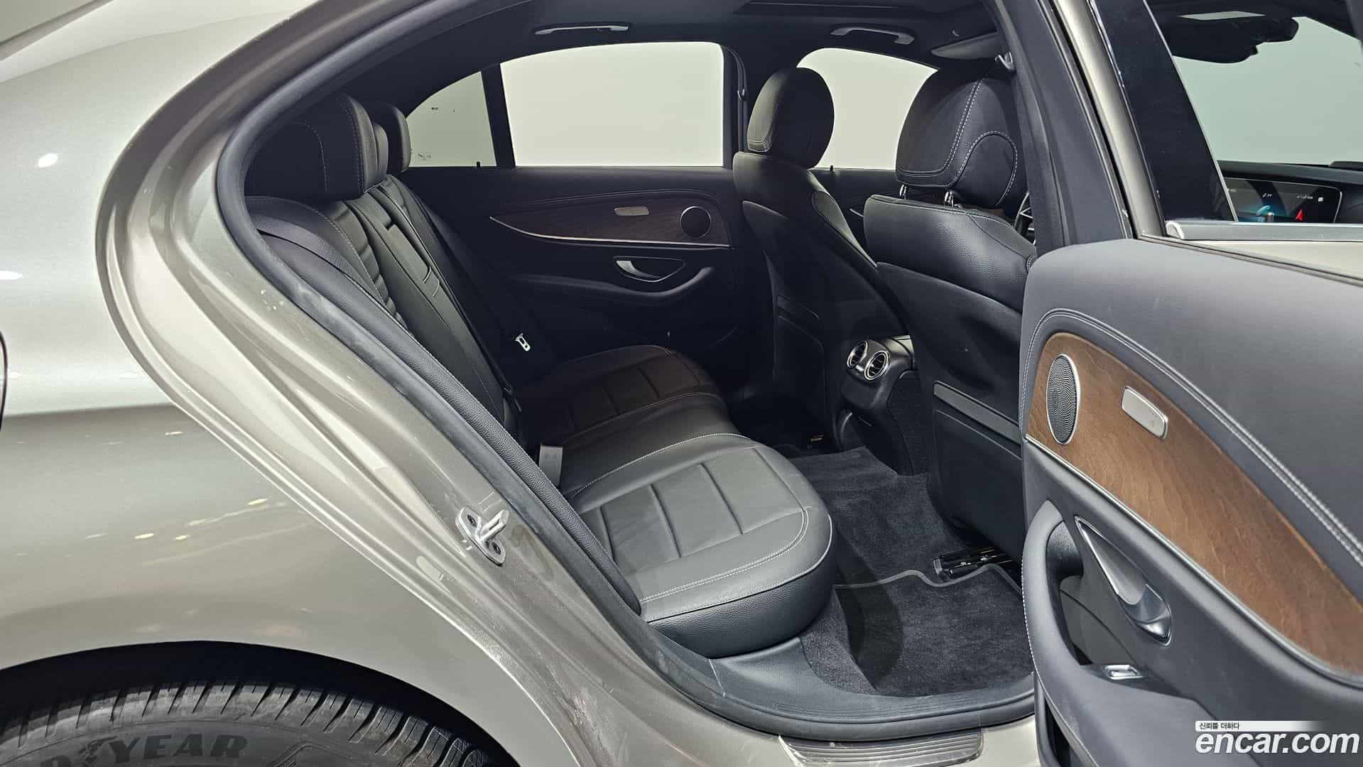 E-Class Mercedes-Benz 2021.6-OPTION-015