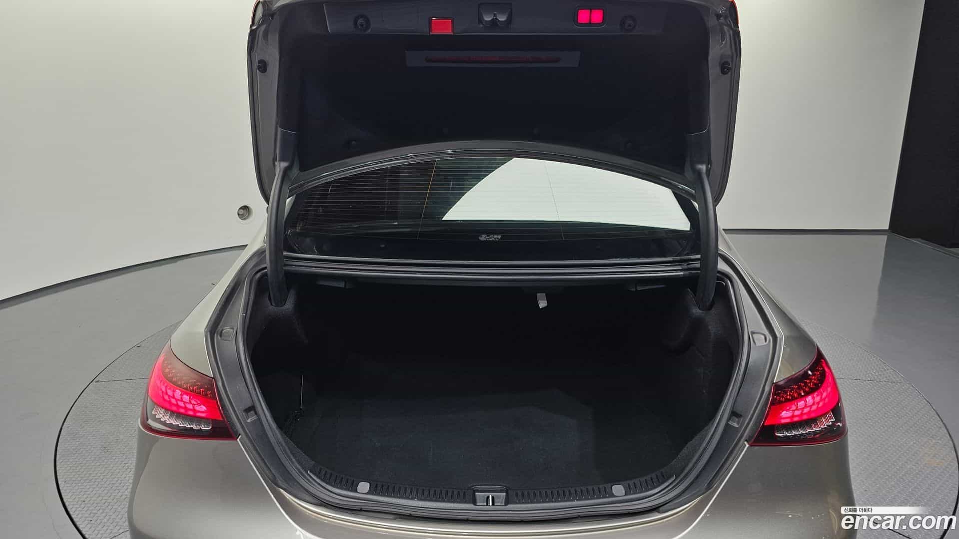 E-Class Mercedes-Benz 2021.6-OPTION-021