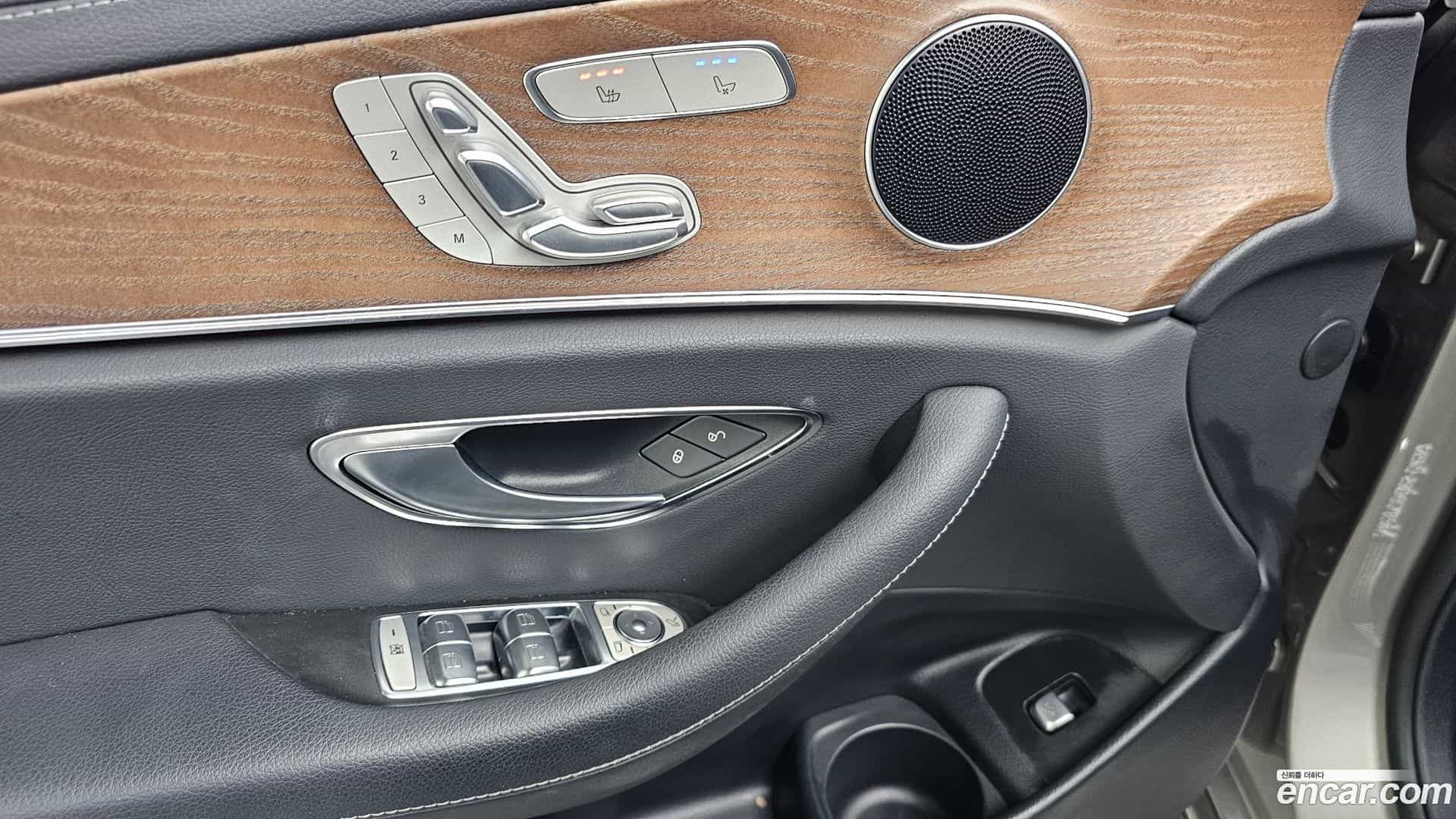 E-Class Mercedes-Benz 2021.6-OPTION-023