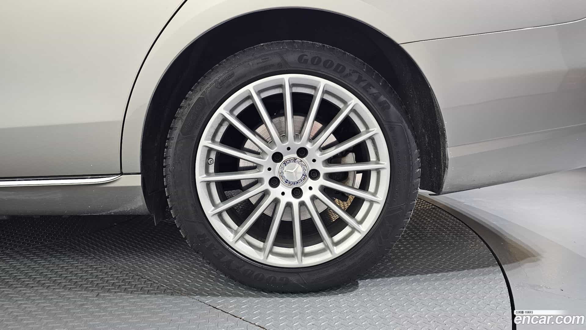 E-Class Mercedes-Benz 2021.6-OUTER-031
