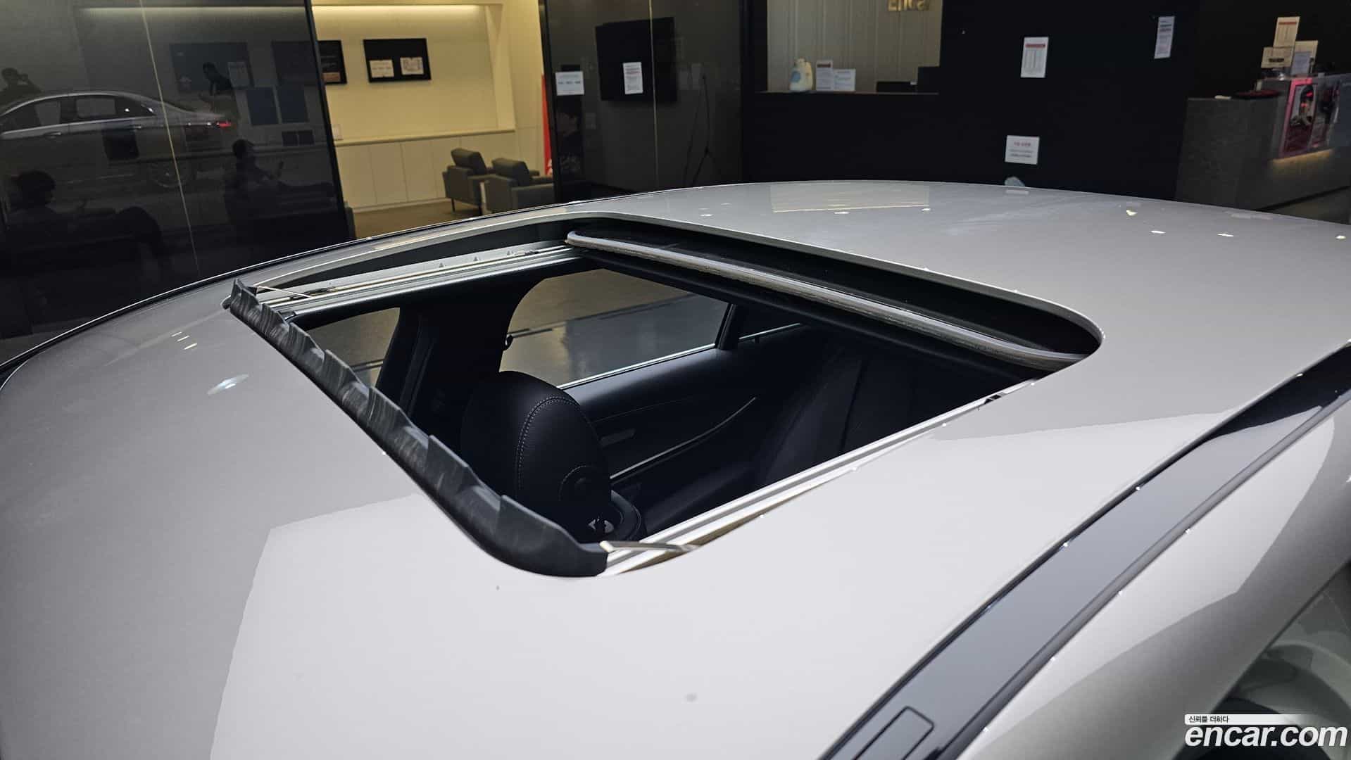 E-Class Mercedes-Benz 2021.6-OPTION-041