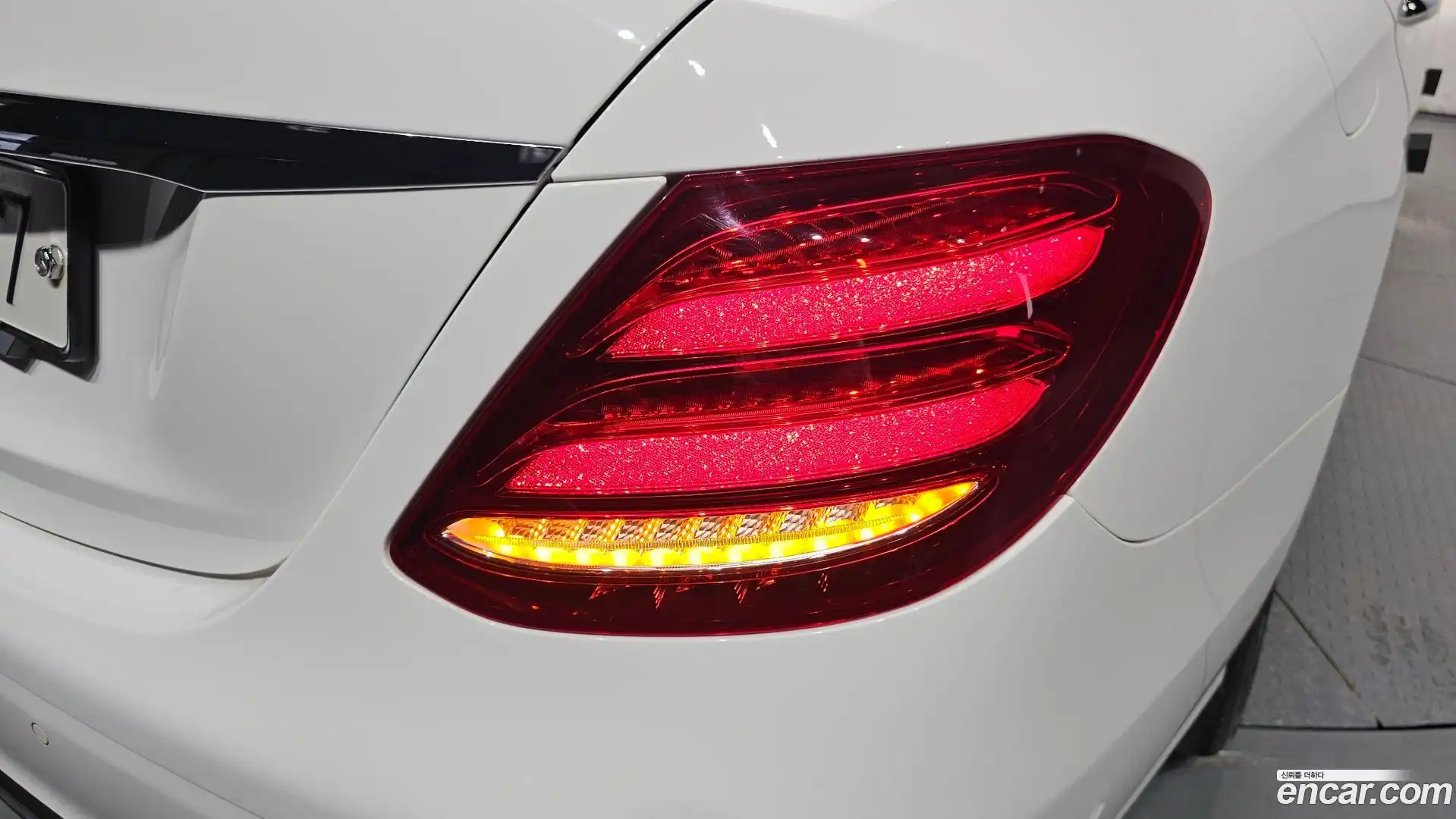 E-Class Mercedes-Benz 2018.9-OUTER-033