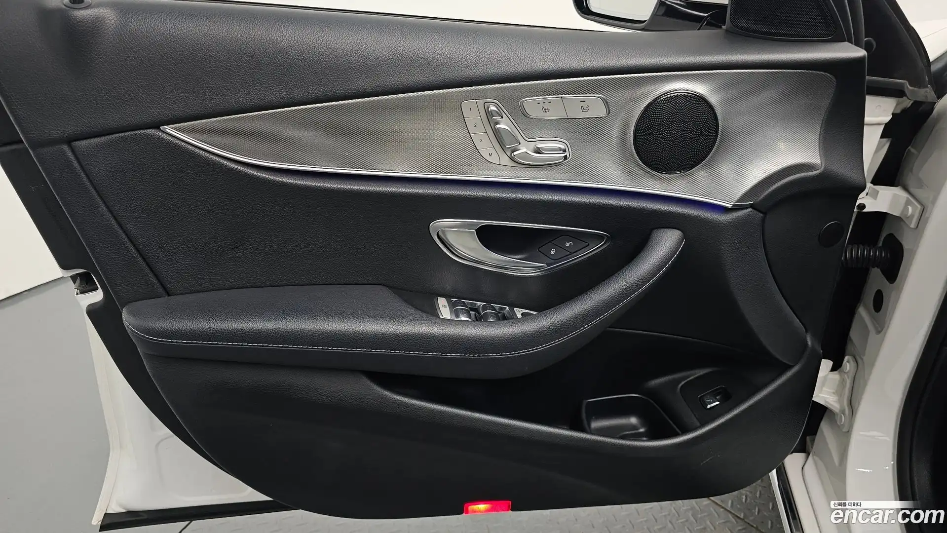 E-Class Mercedes-Benz 2018.9-INNER-034