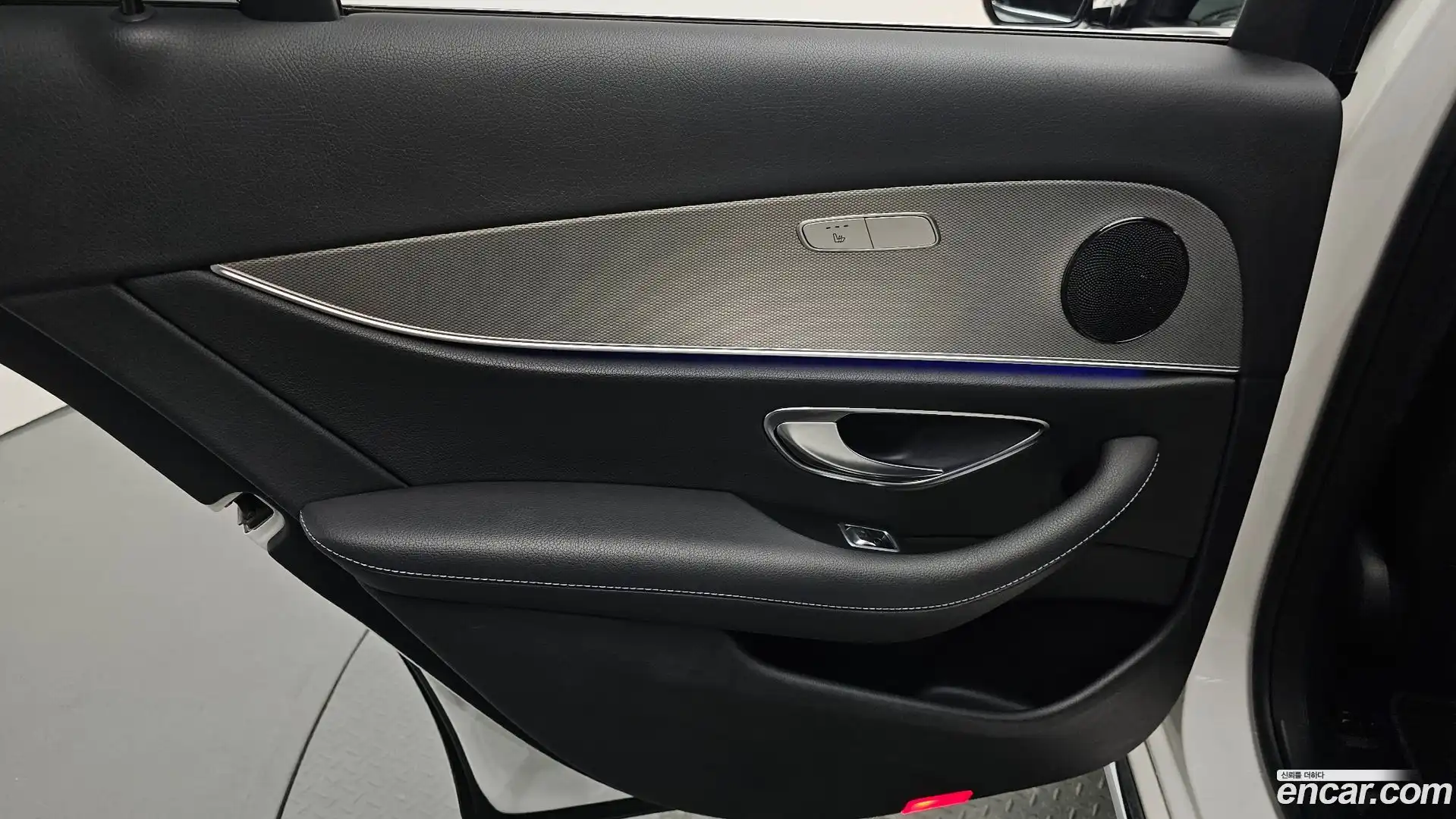 E-Class Mercedes-Benz 2018.9-INNER-035