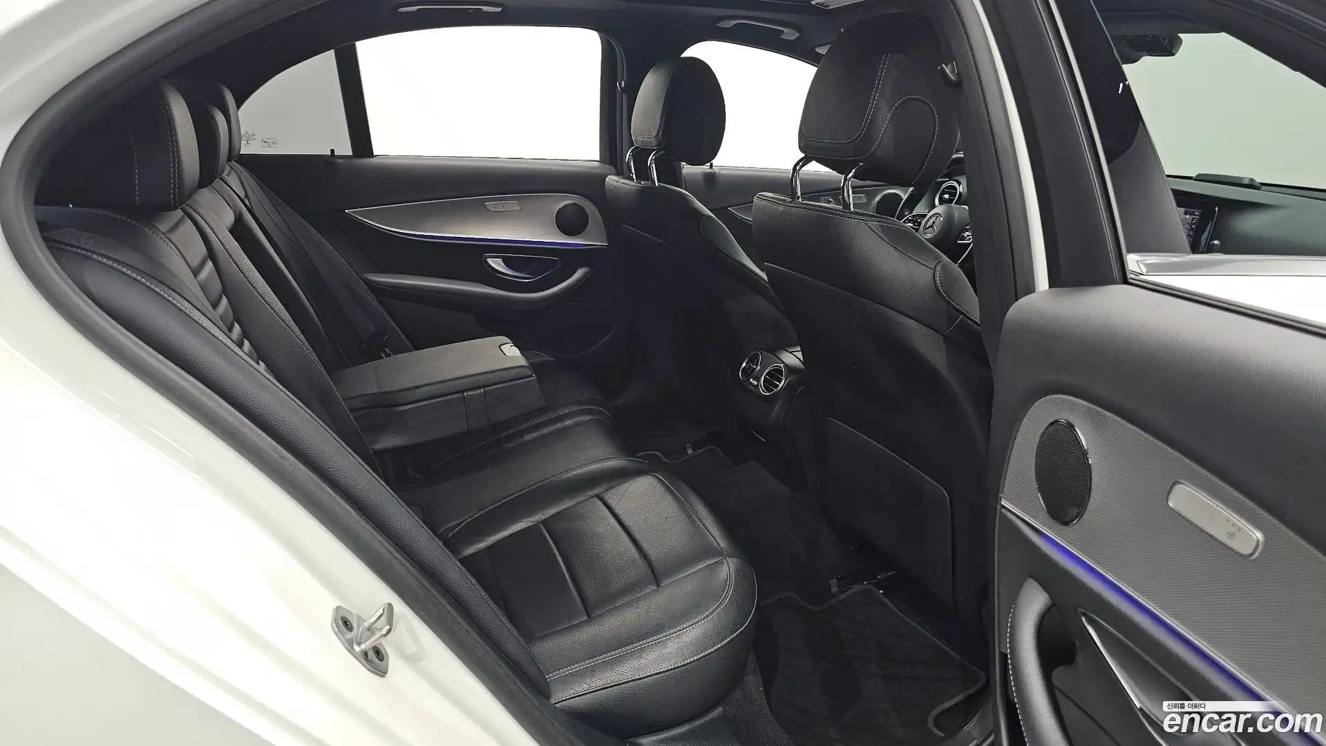 E-Class Mercedes-Benz 2018.9-INNER-036