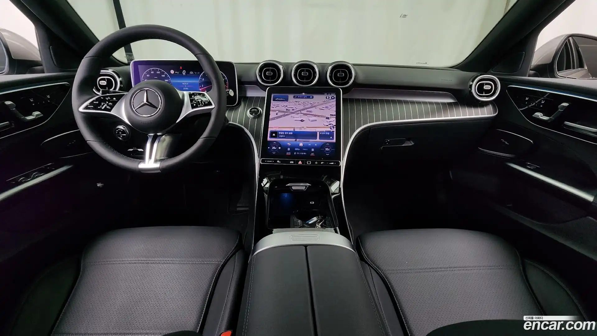 C-Class Mercedes-Benz 2024.2-INNER-007