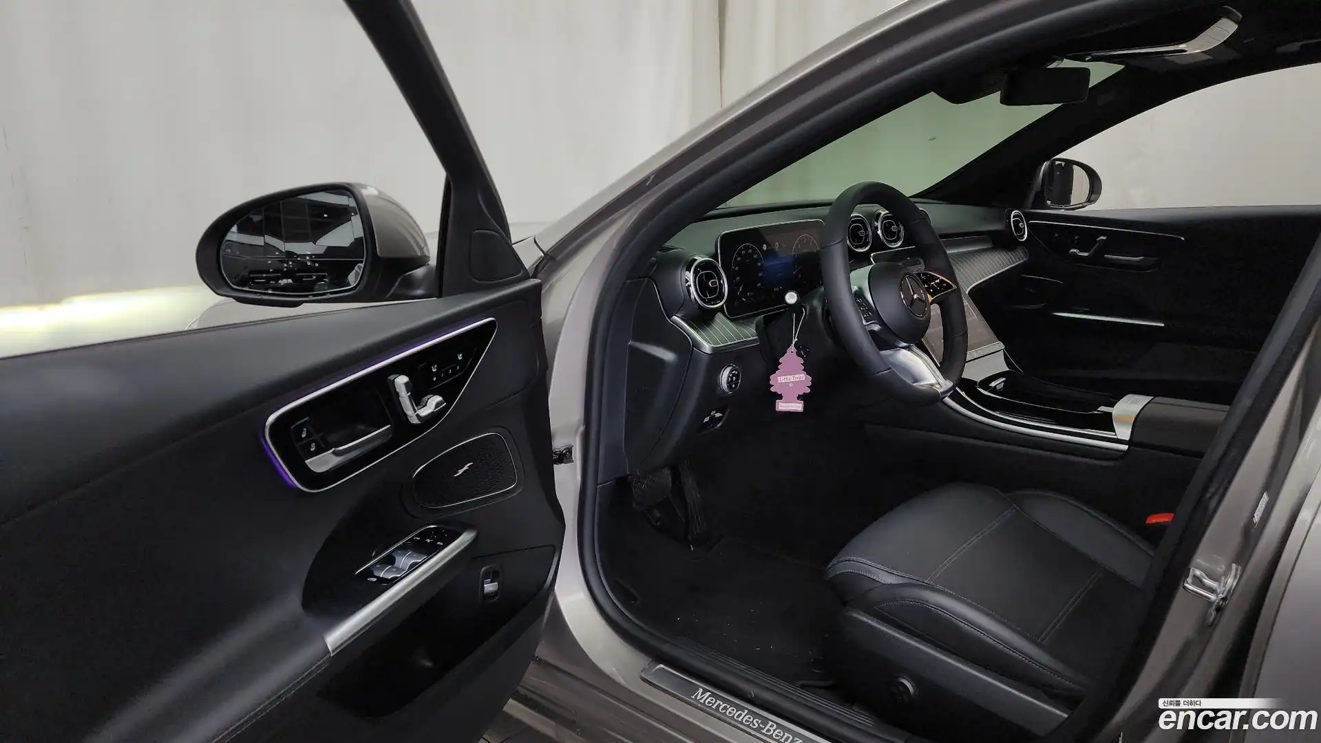C-Class Mercedes-Benz 2024.2-INNER-010