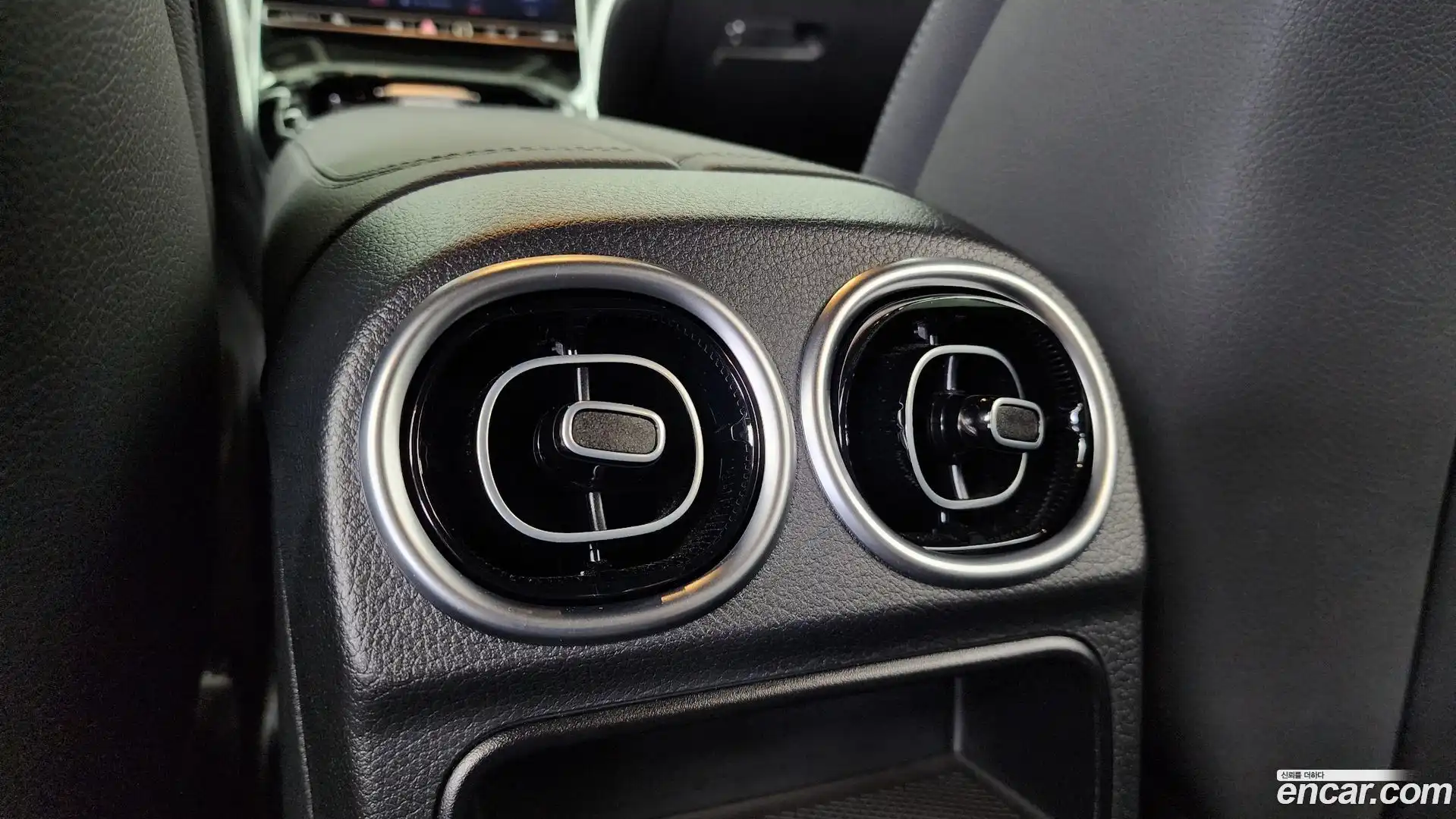 C-Class Mercedes-Benz 2024.2-OPTION-023