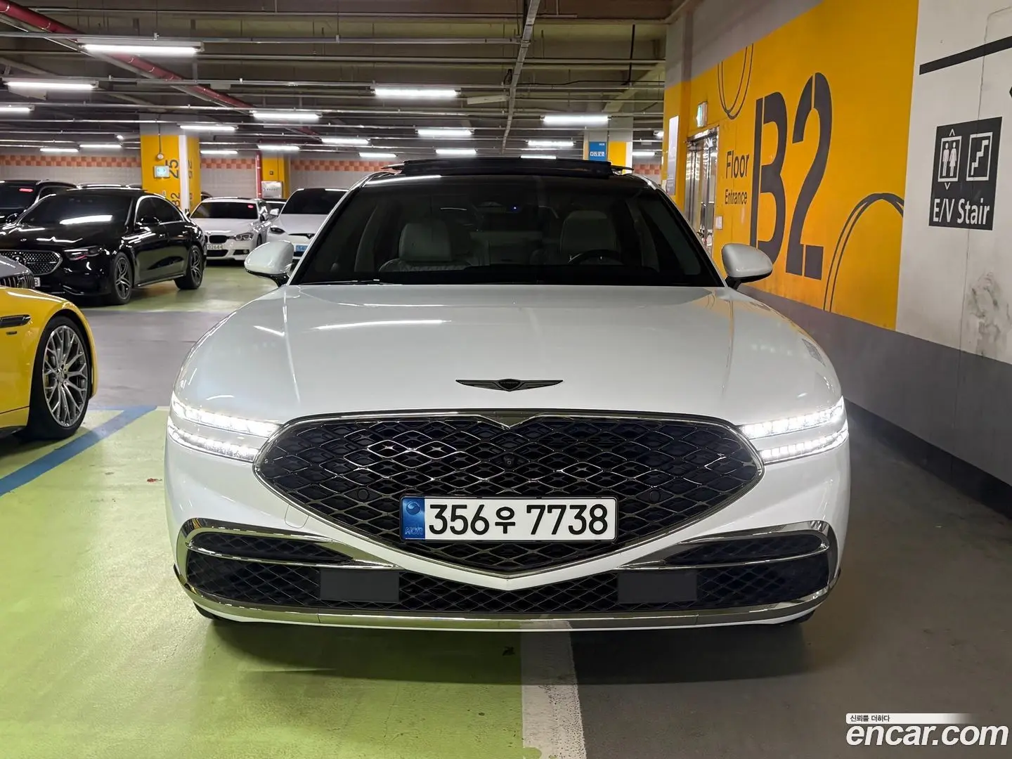 Main__Slider__Photo:G90 Genesis 2022.7-0