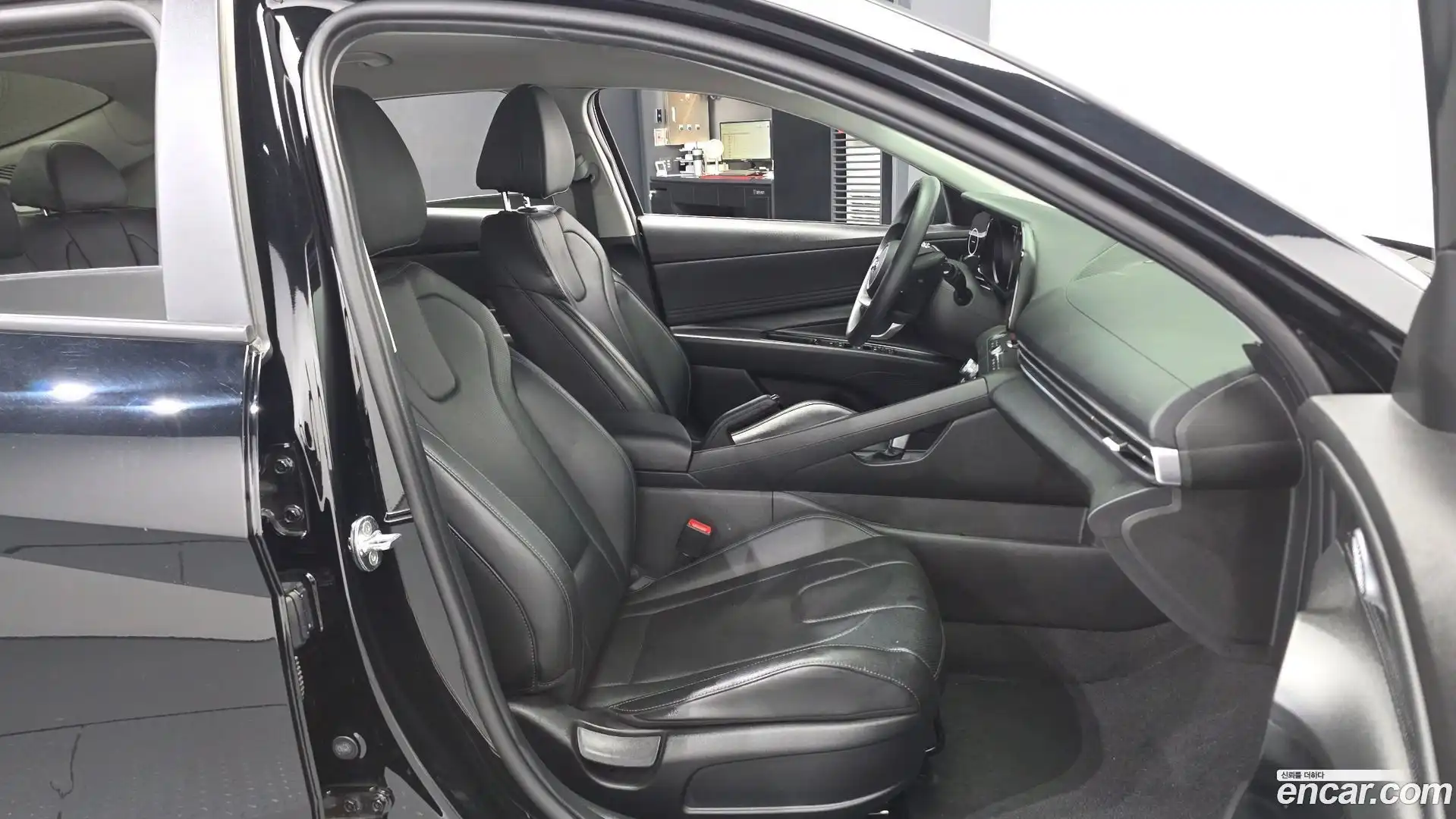 AVANTE Hyundai 2022.5-OPTION-015