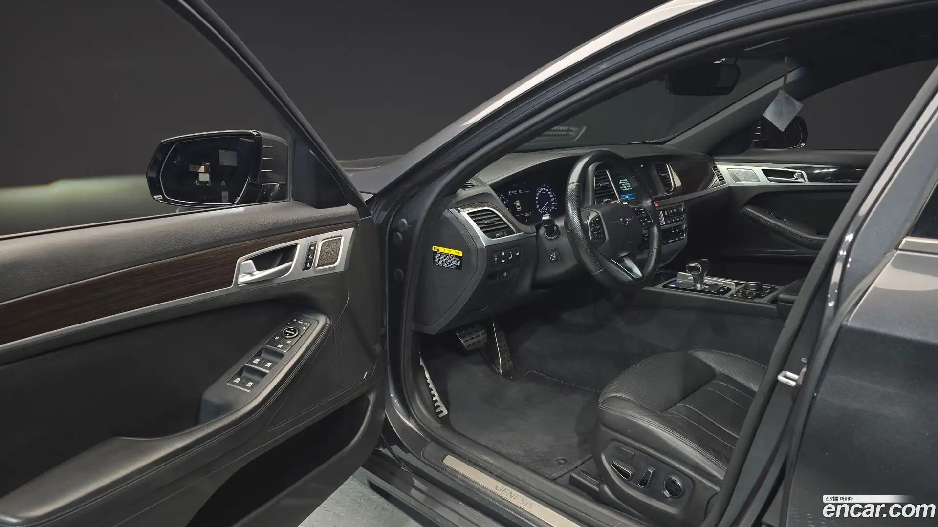 G80 Genesis 2018.1-INNER-010