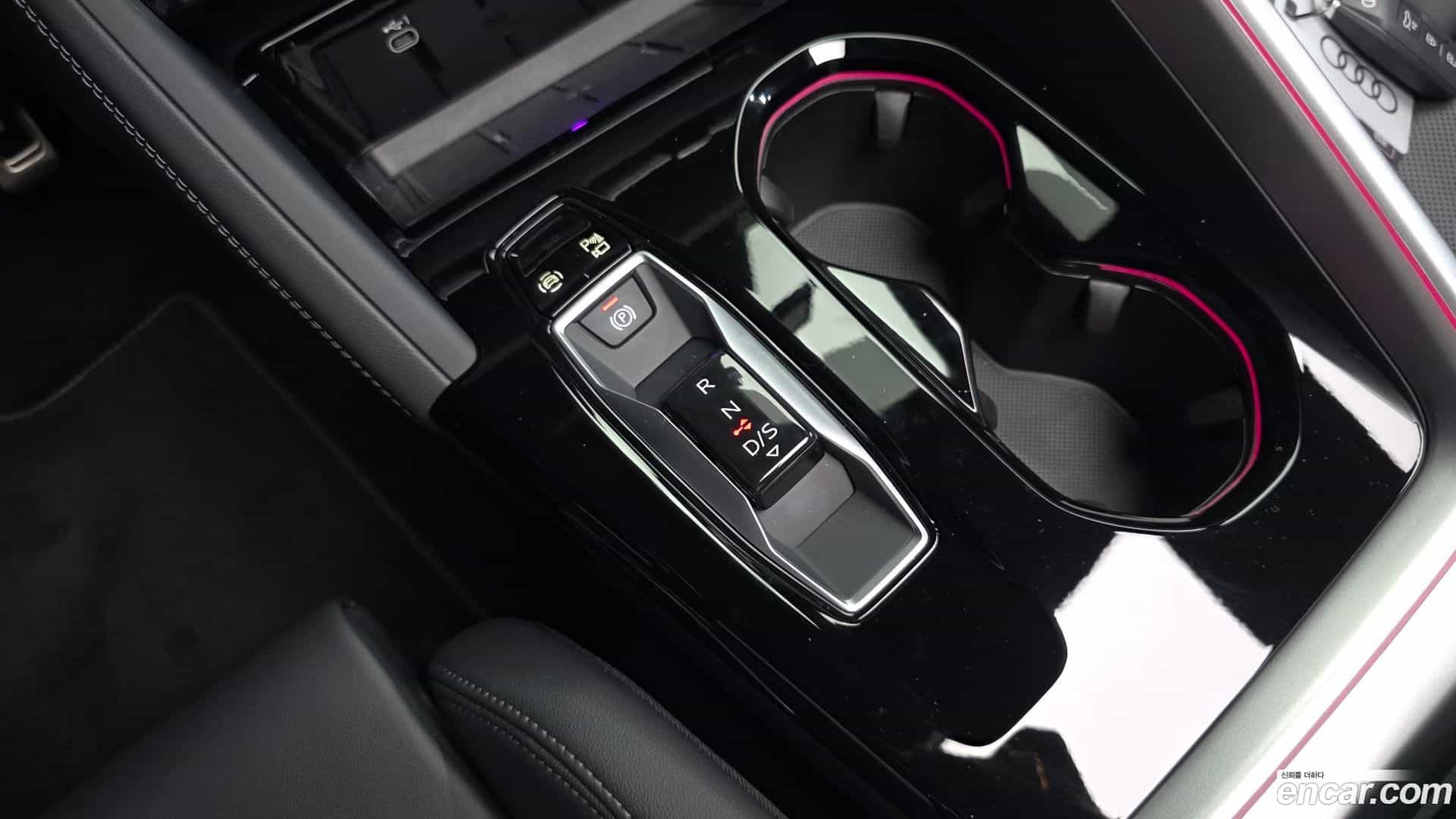 Q5 Audi 2025.11-INNER-009