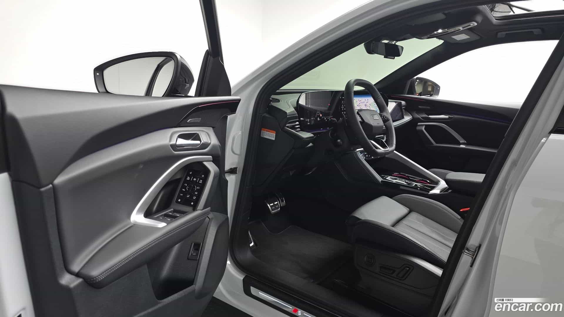 Q5 Audi 2025.11-INNER-010