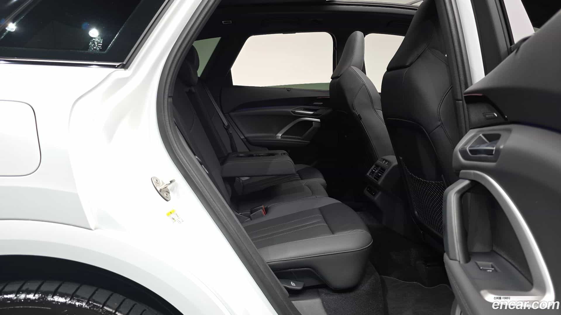 Q5 Audi 2025.11-OPTION-015