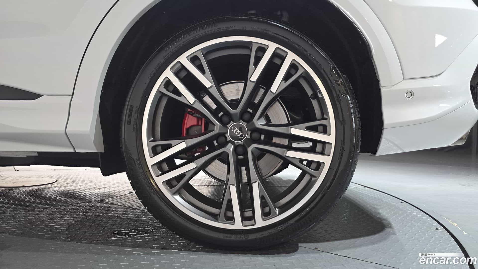 Q5 Audi 2025.11-OUTER-031