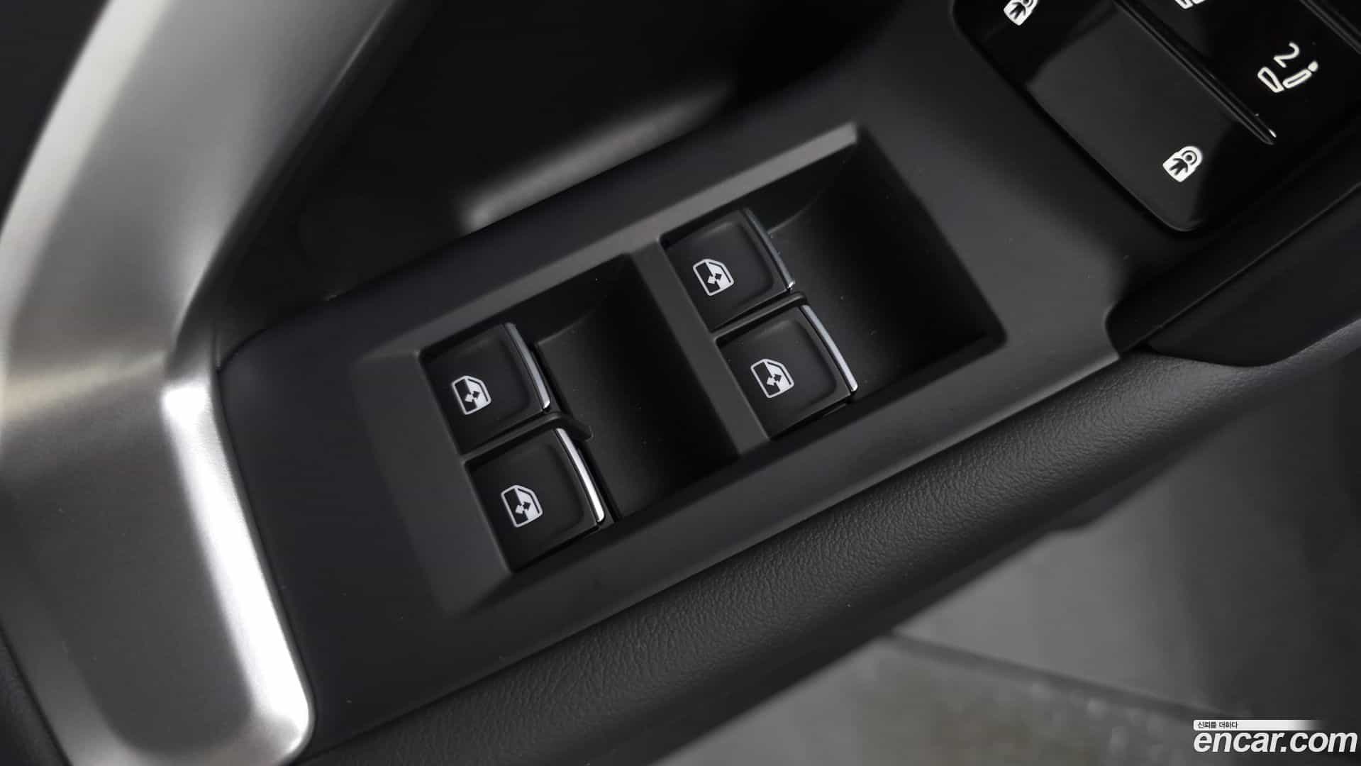 Q5 Audi 2025.11-OPTION-042