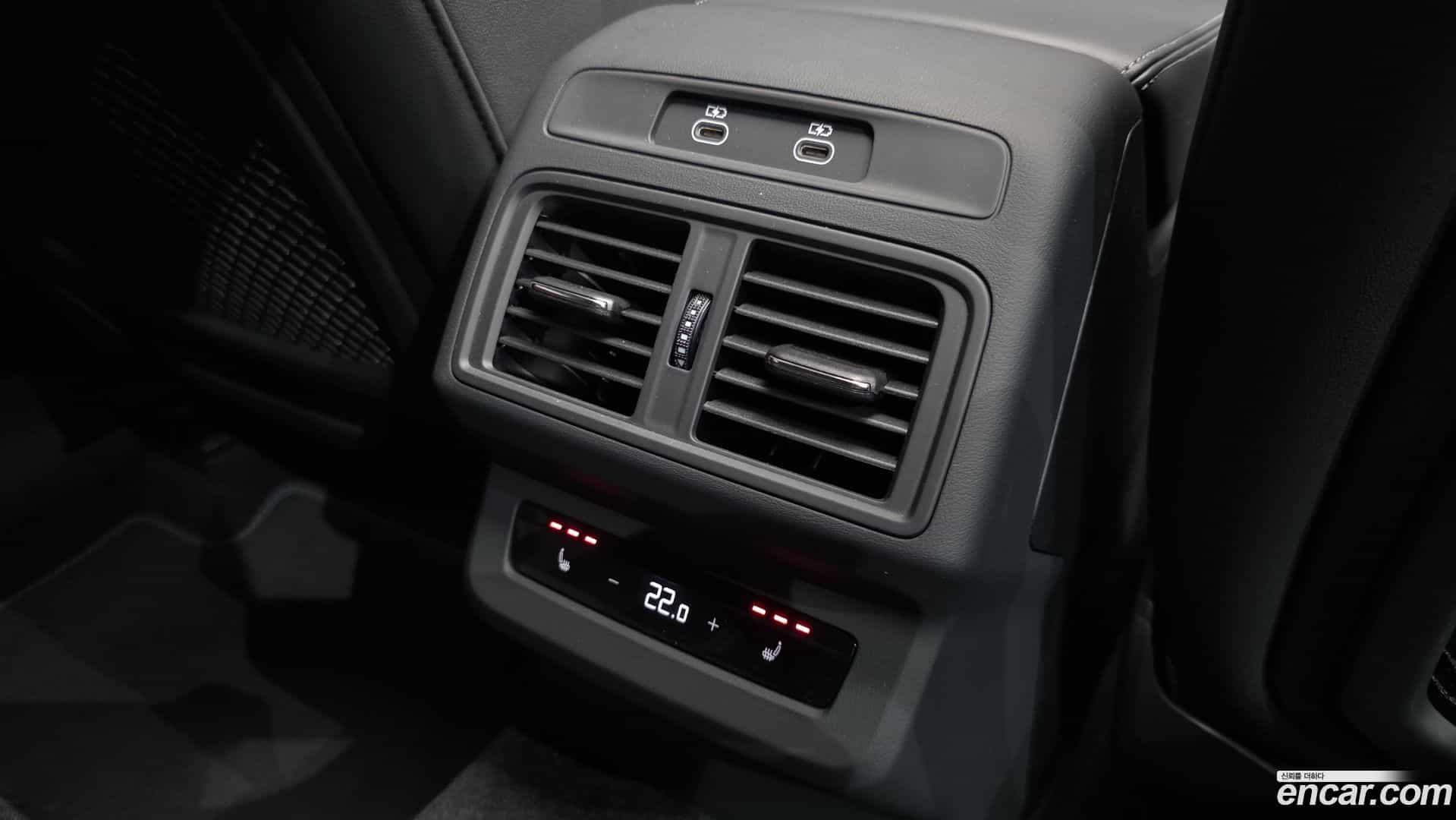 Q5 Audi 2025.11-OPTION-045