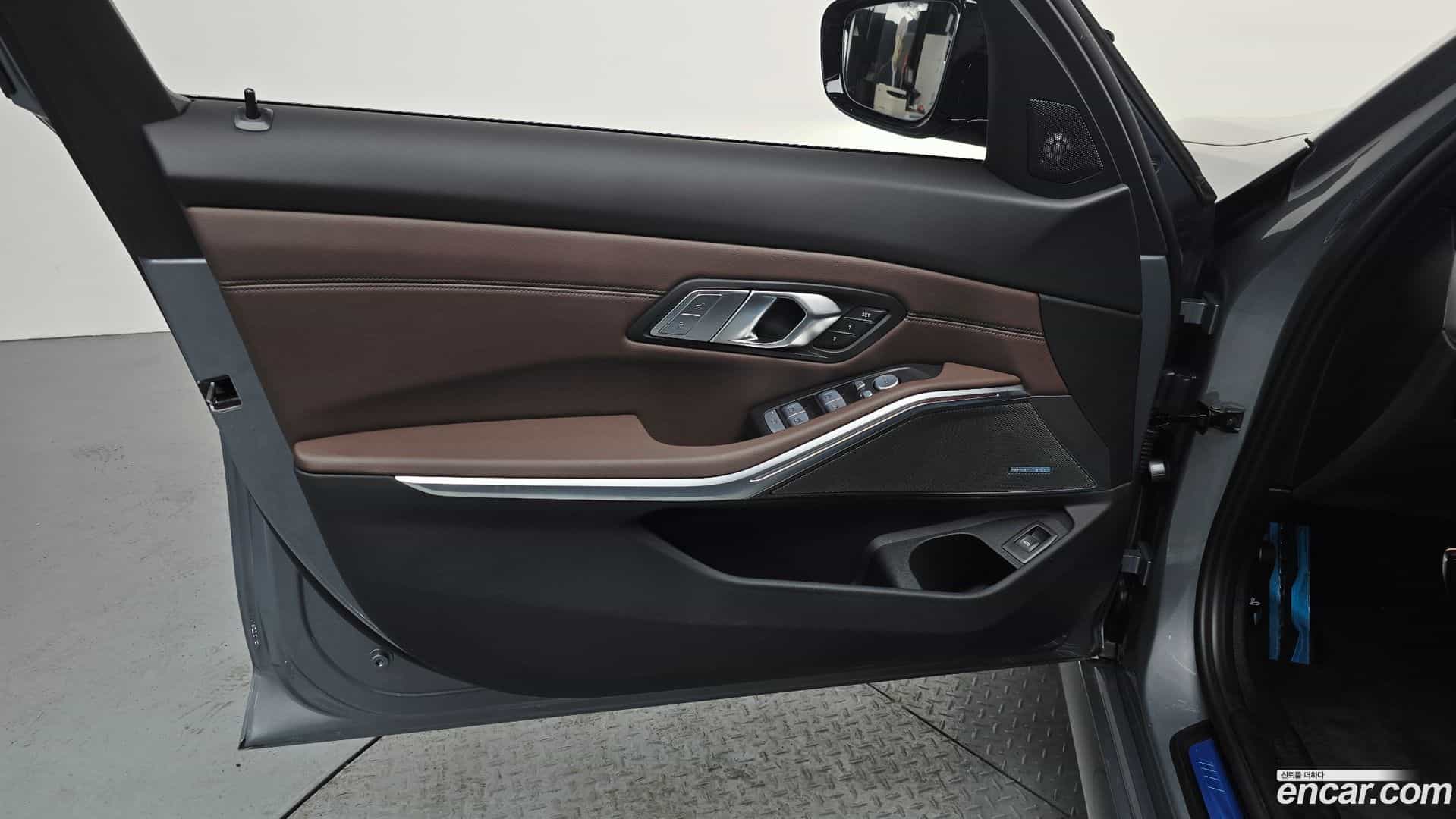 3-Series BMW 2025.6-INNER-034