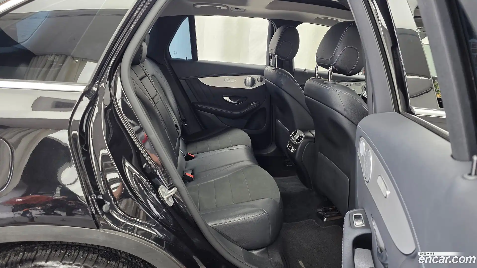 GLC-Class Mercedes-Benz 2019.7-OPTION-016