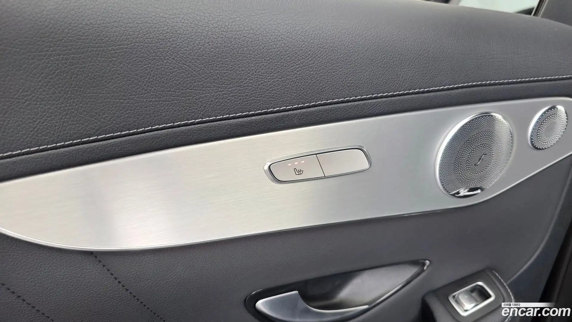 GLC-Class Mercedes-Benz 2019.7-OPTION-023