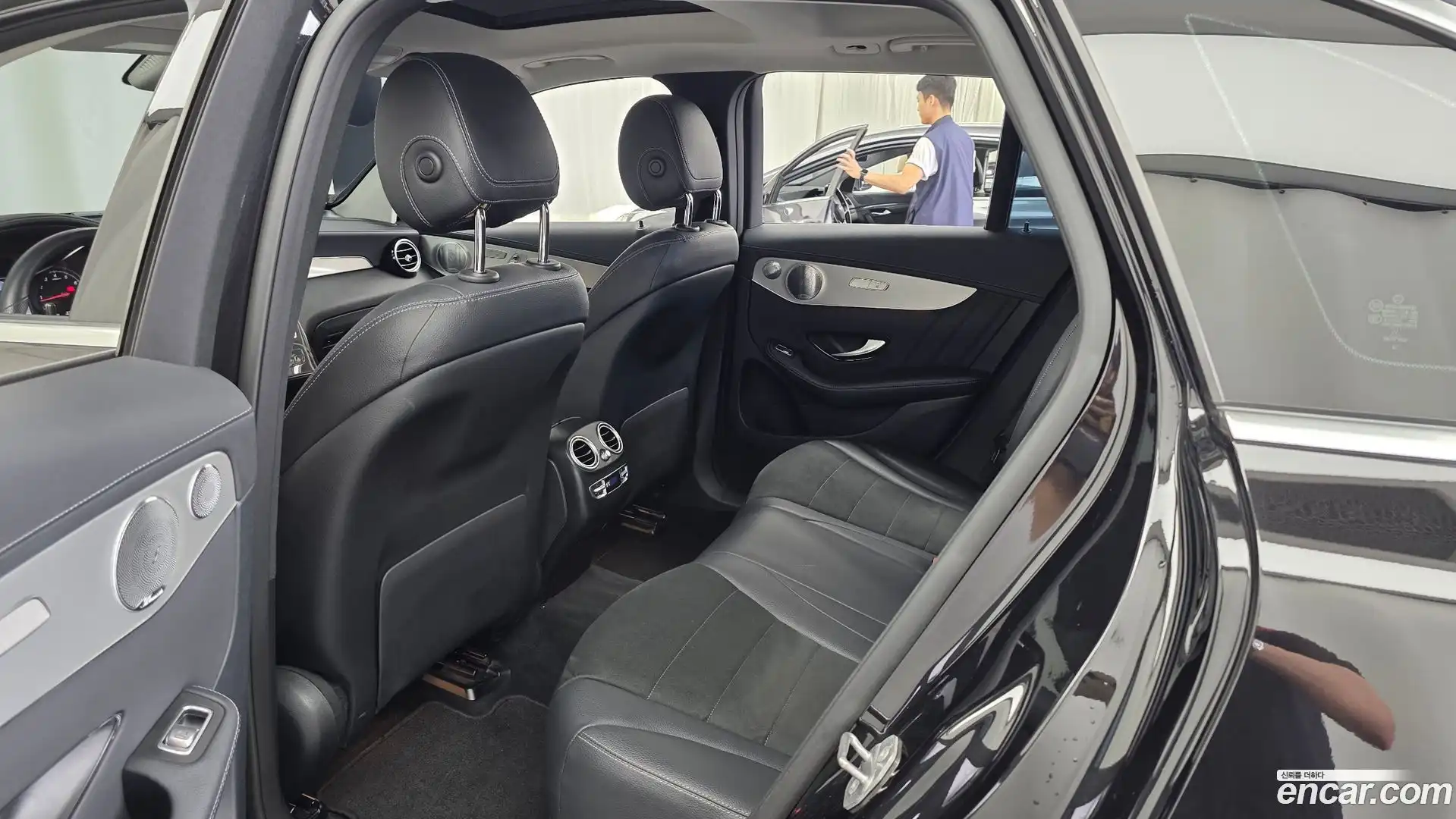 GLC-Class Mercedes-Benz 2019.7-INNER-036