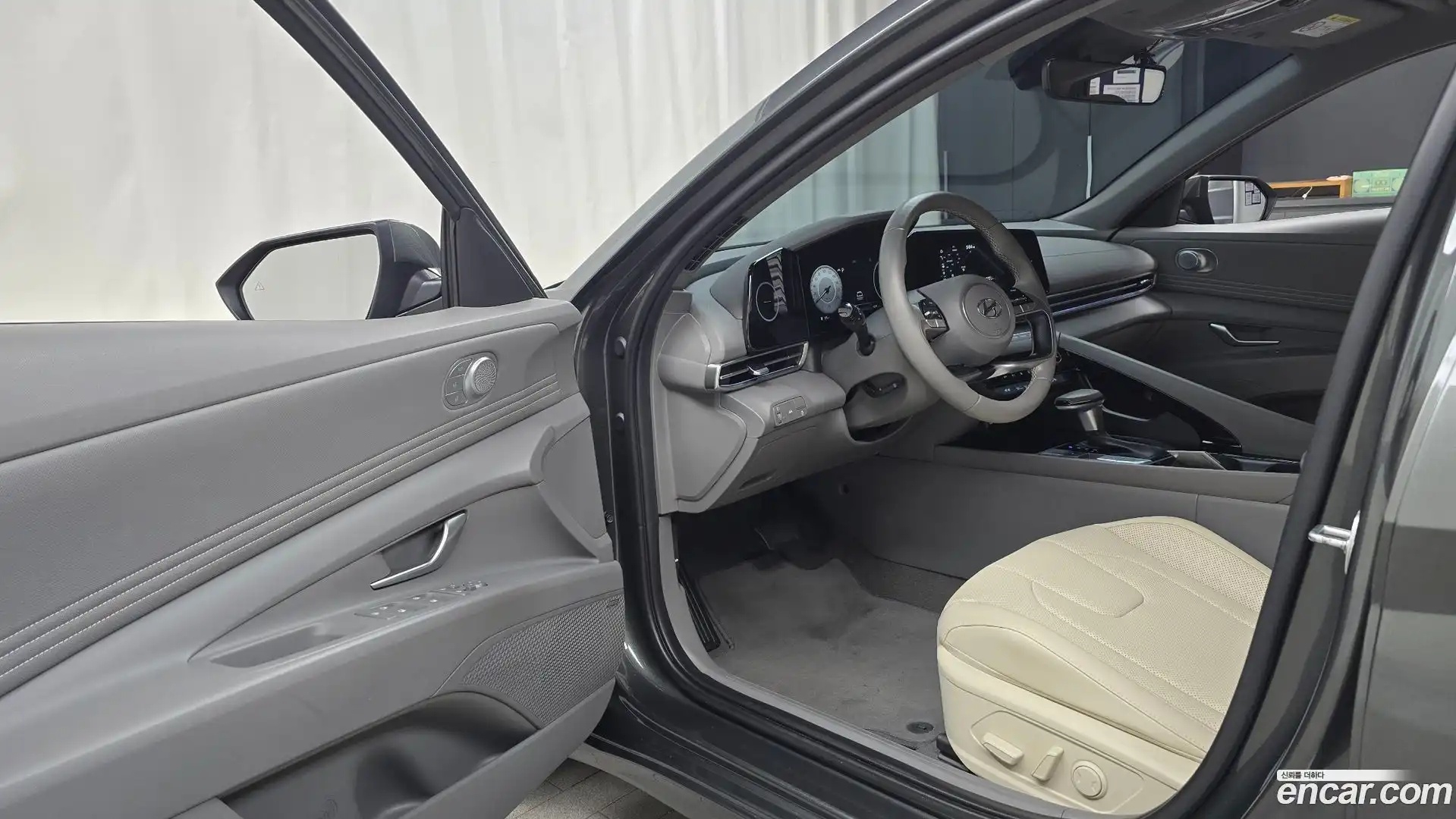 AVANTE Hyundai 2022.10-INNER-010