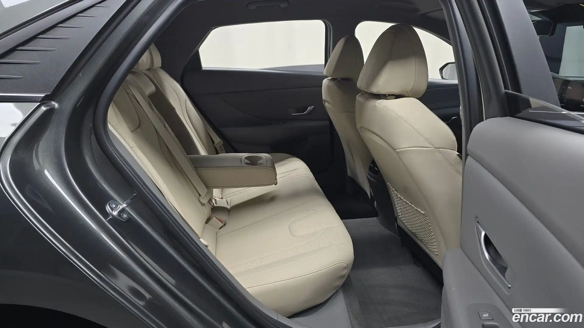 AVANTE Hyundai 2022.10-OPTION-015