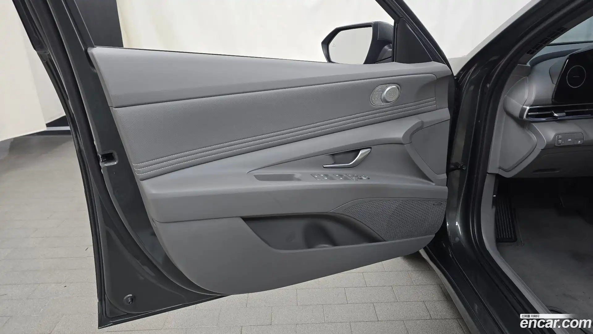 AVANTE Hyundai 2022.10-INNER-034