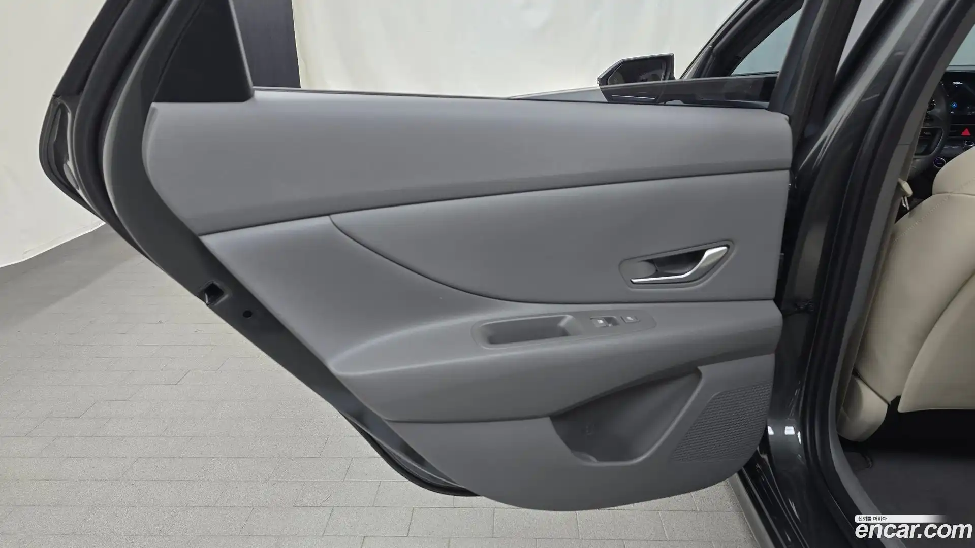 AVANTE Hyundai 2022.10-INNER-035