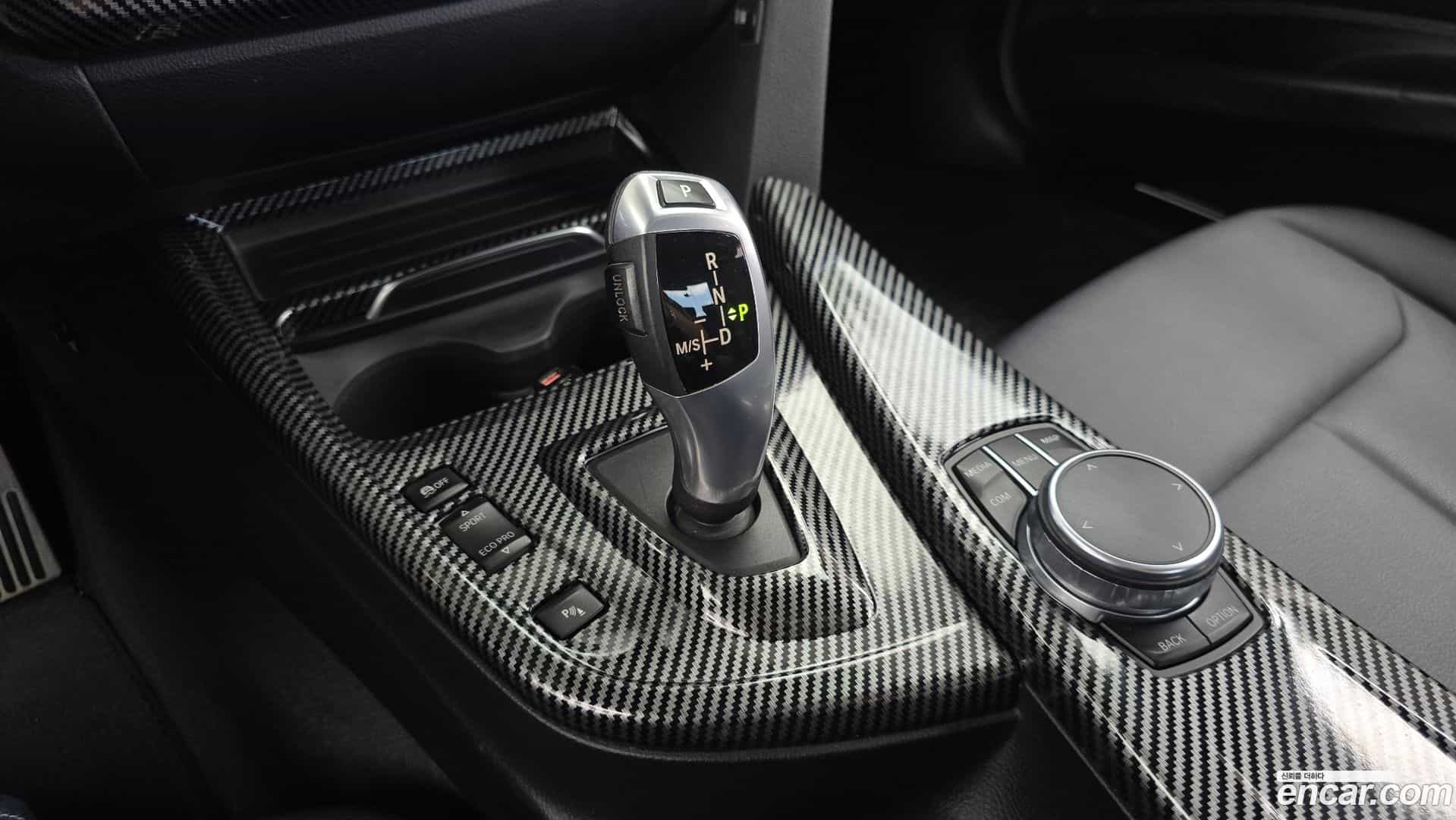 3-Series BMW 2017.3-INNER-009