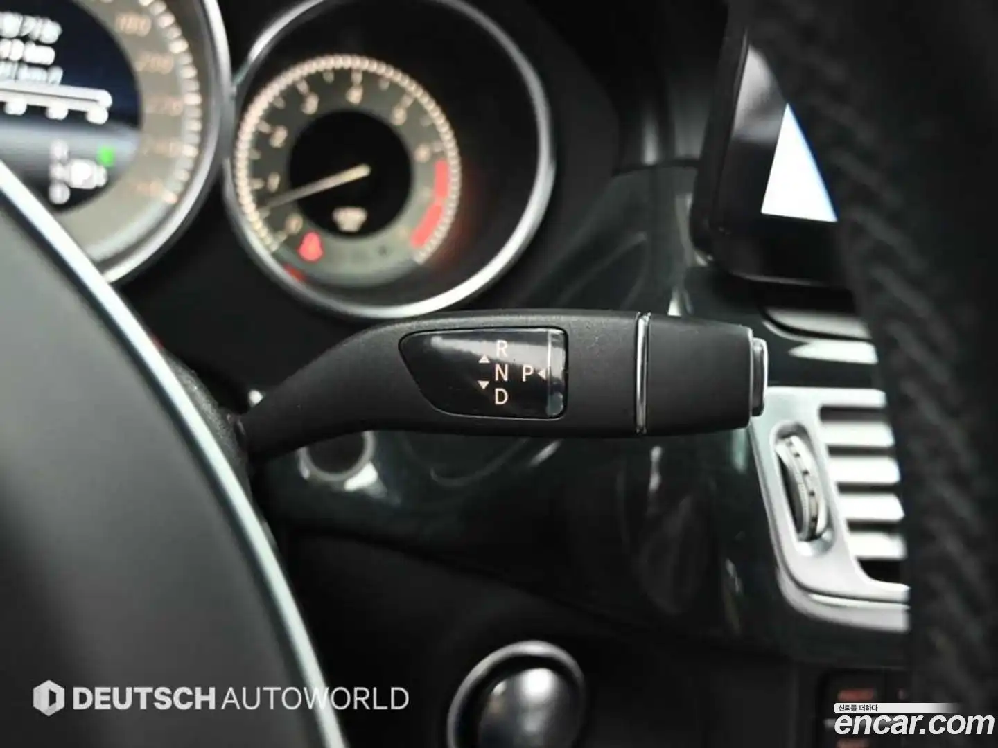 CLS-Class Mercedes-Benz 2015.10-INNER-009