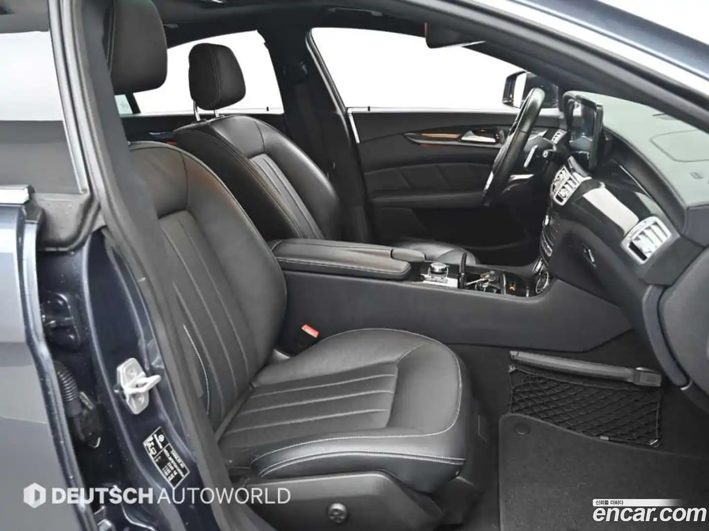 CLS-Class Mercedes-Benz 2015.10-INNER-010