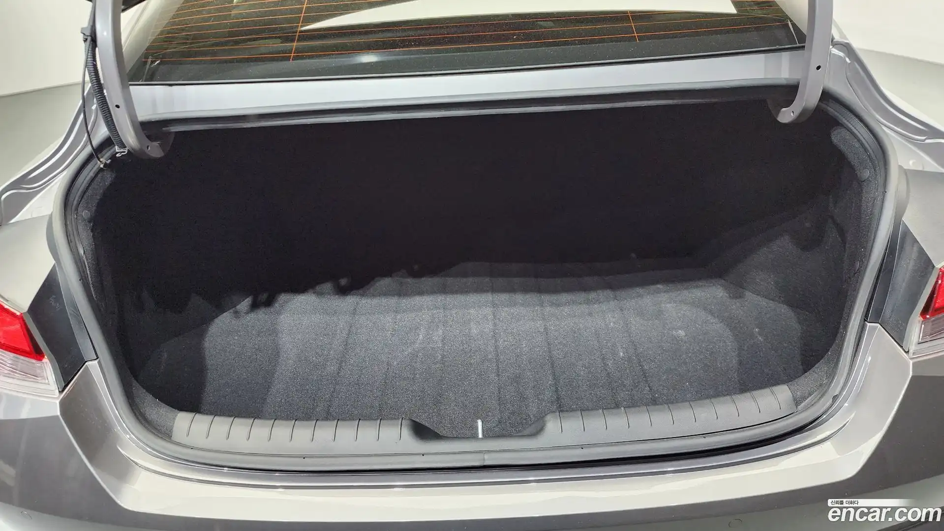 AVANTE Hyundai 2021.11-OPTION-024