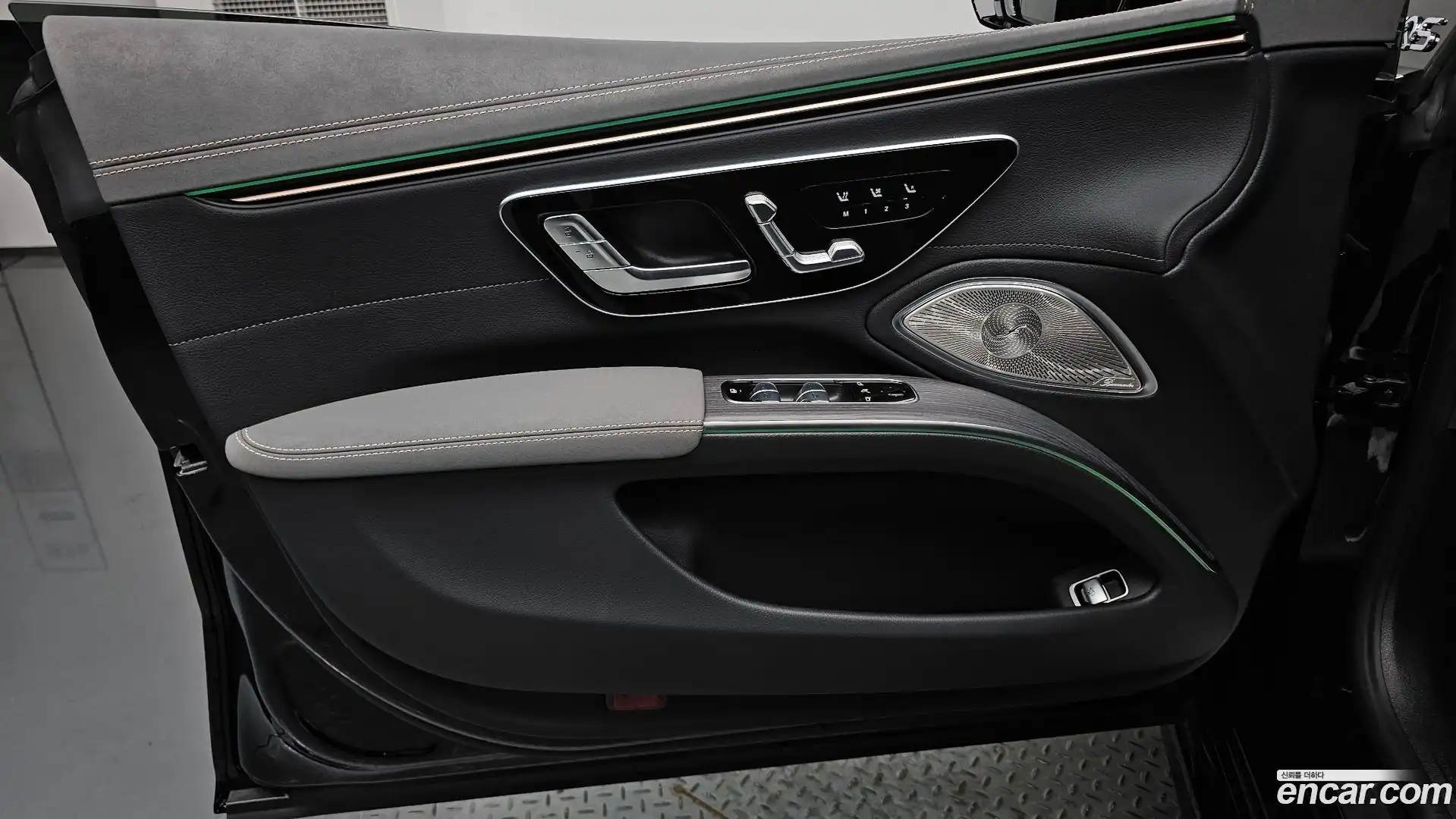EQS Mercedes-Benz 2023.9-INNER-034