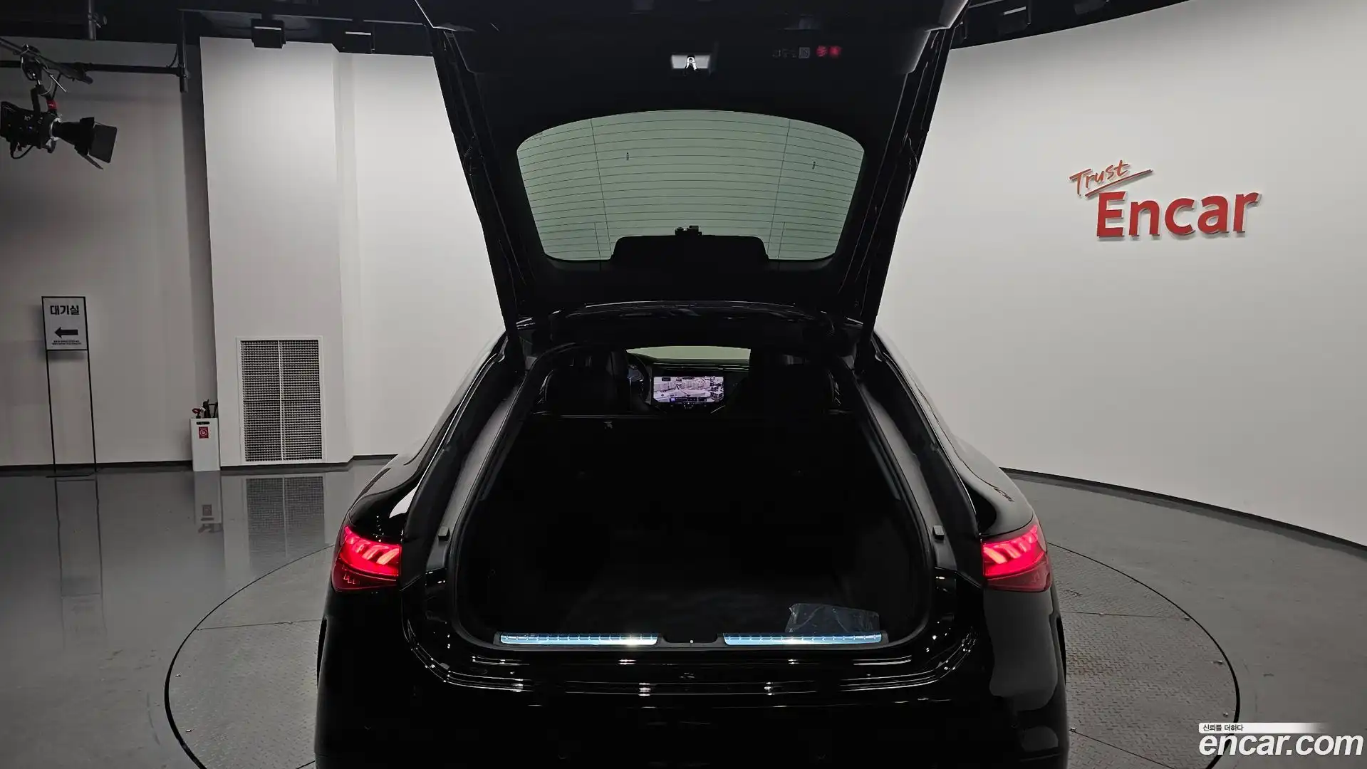 EQS Mercedes-Benz 2023.9-OPTION-055