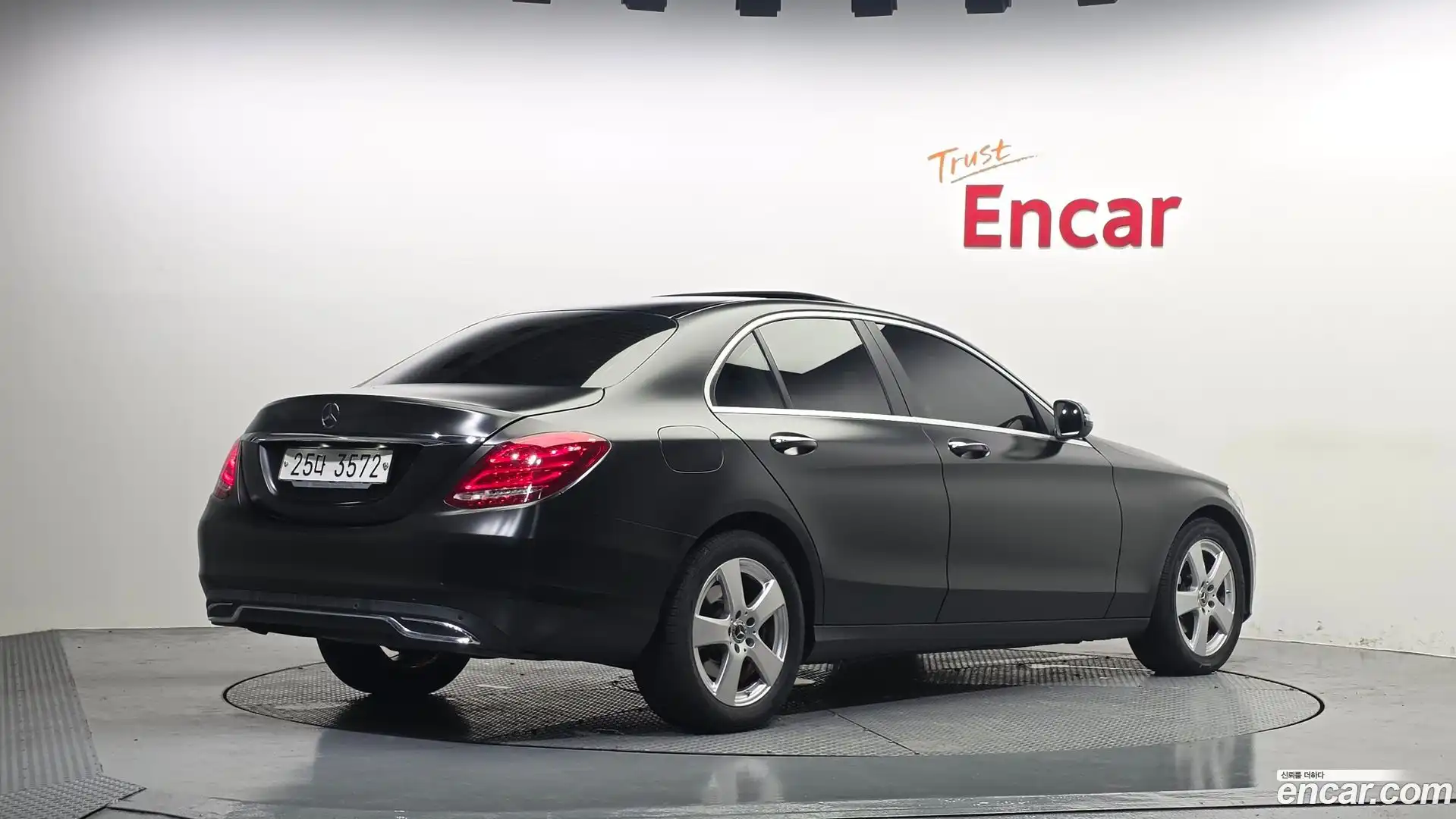C-Class Mercedes-Benz 2017.8-OUTER-002