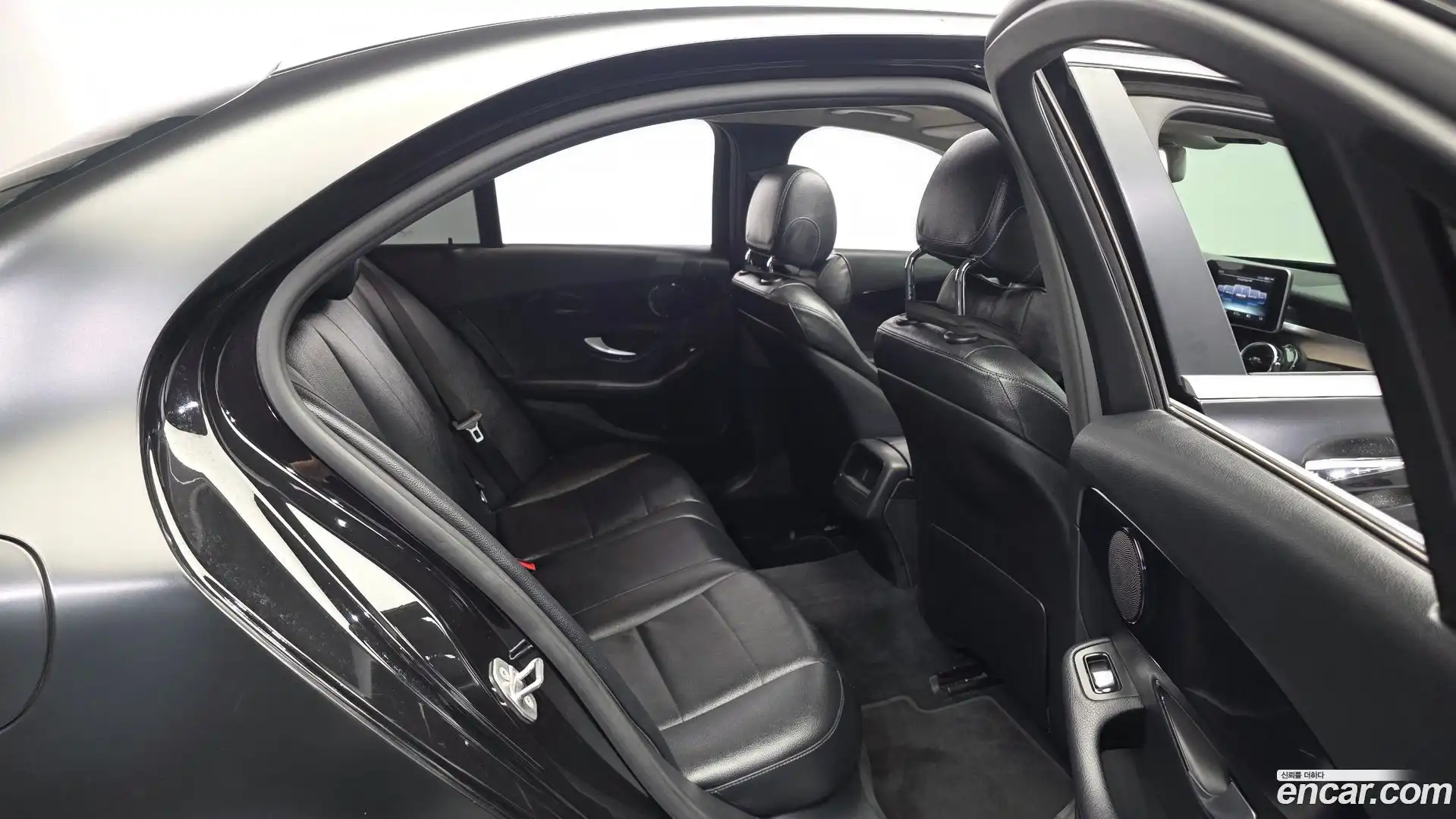 C-Class Mercedes-Benz 2017.8-OPTION-015