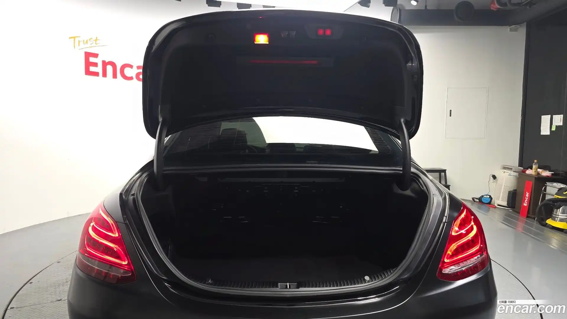 C-Class Mercedes-Benz 2017.8-OPTION-023