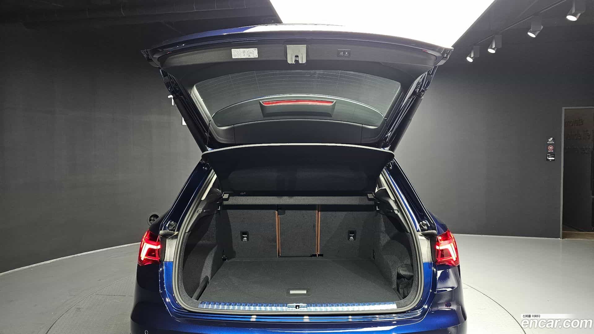 Q3 Audi 2025.4-OPTION-024