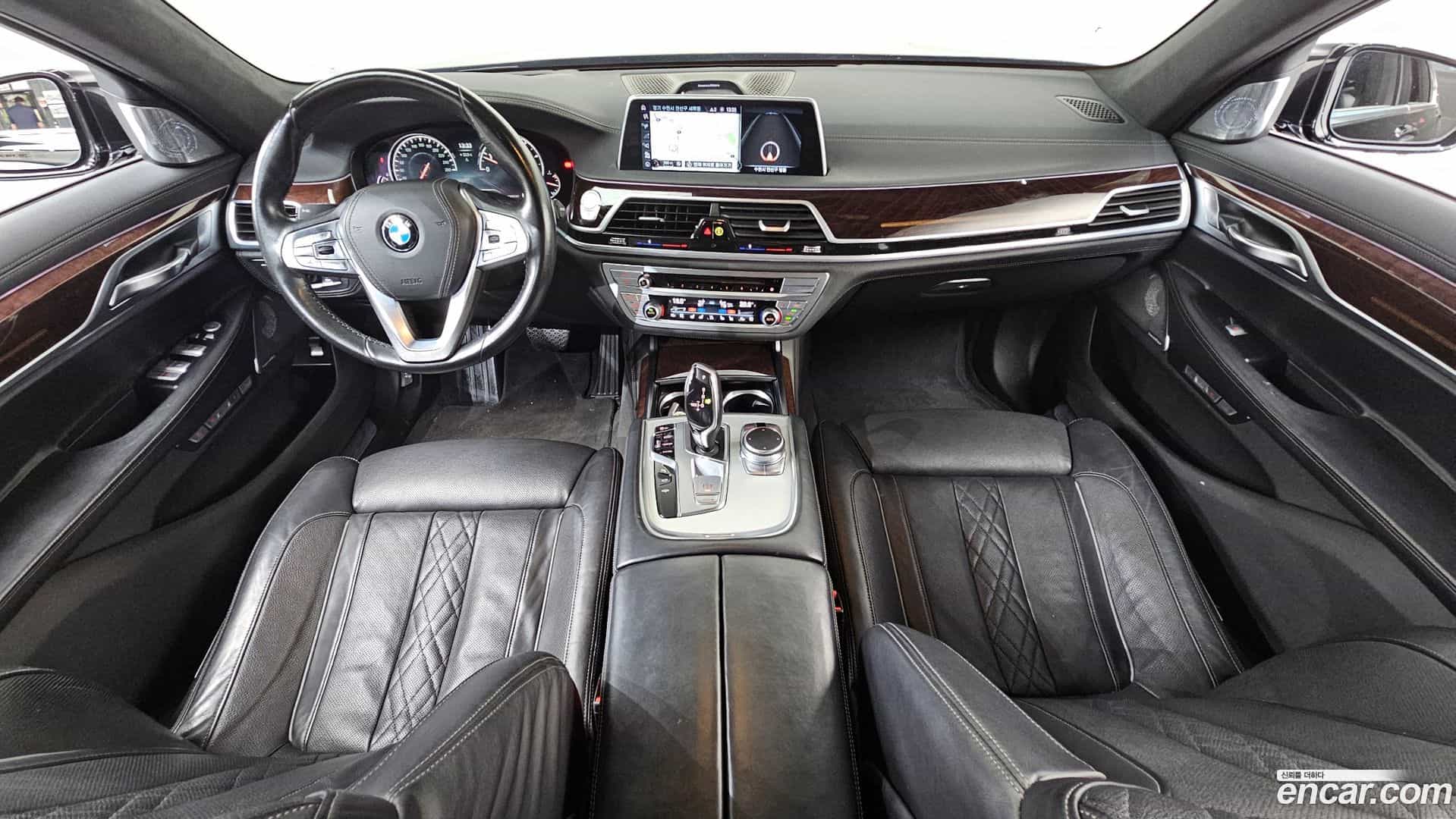 7-Series BMW 2015.9-INNER-007