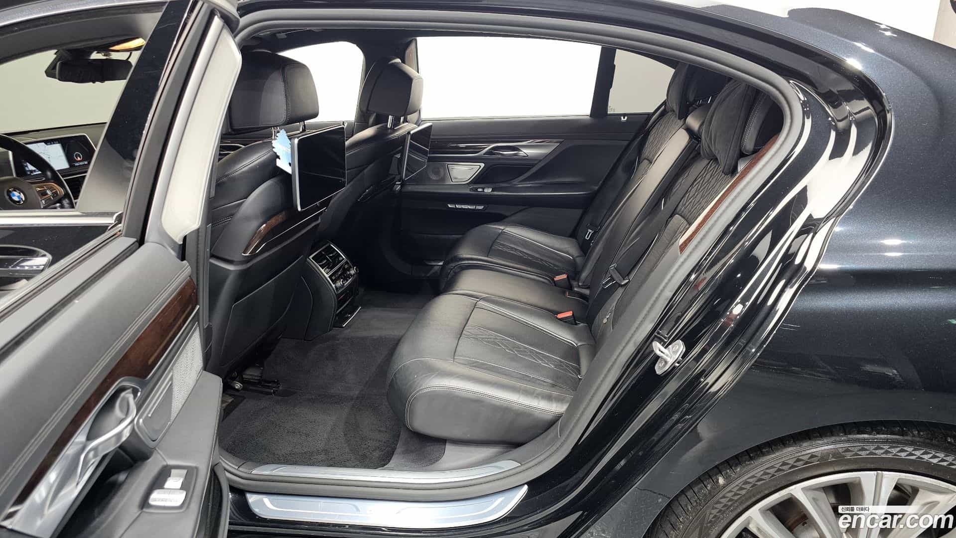 7-Series BMW 2015.9-OPTION-015