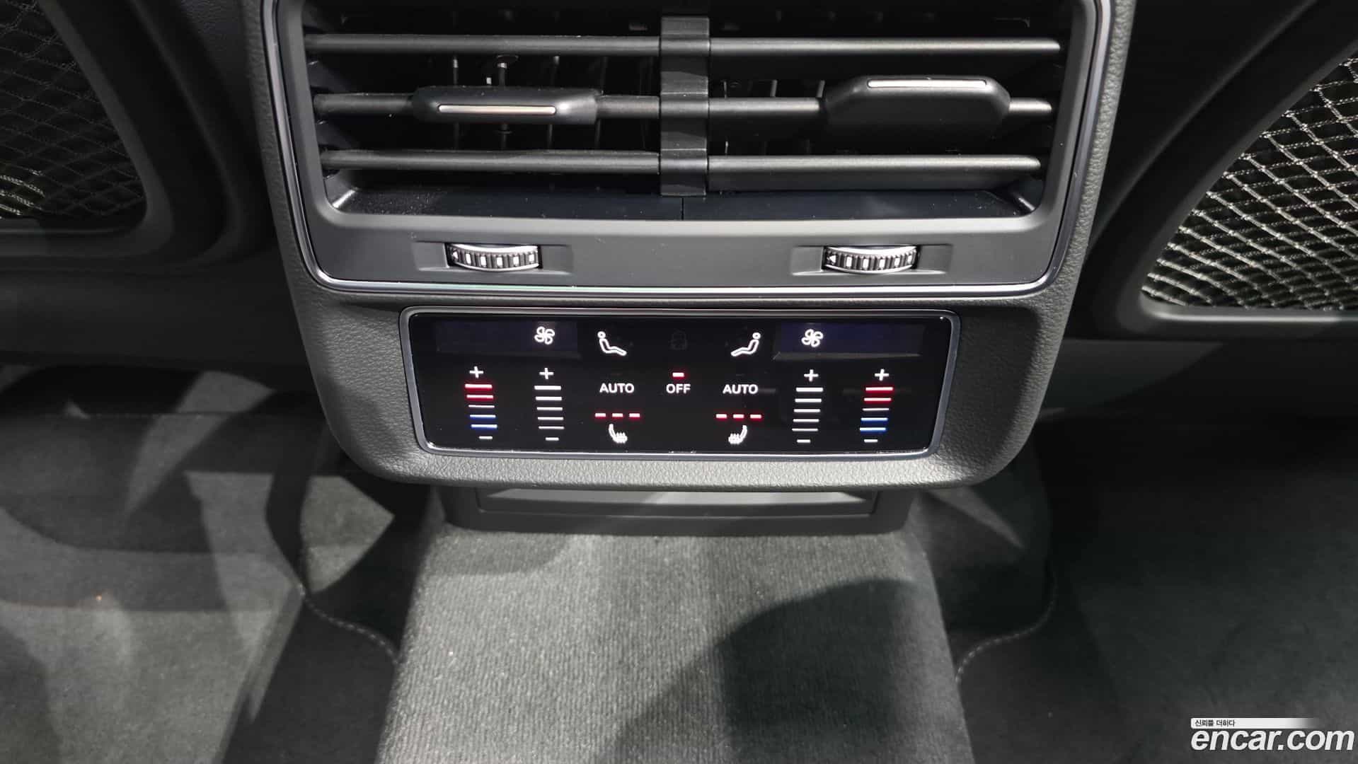 Q8 Audi 2023.4-OPTION-023