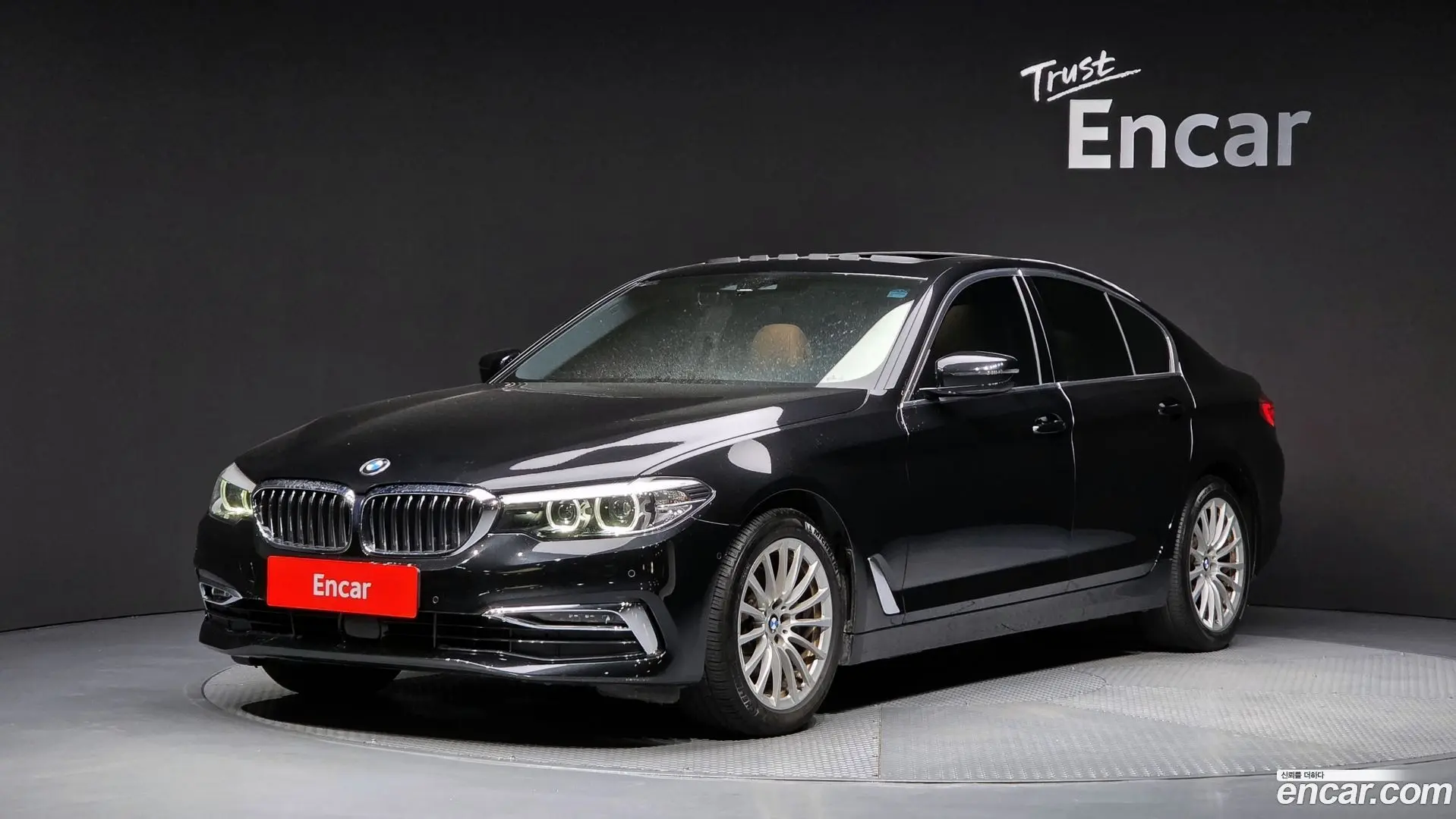 Main__Slider__Photo:5-Series BMW 2019.7-0