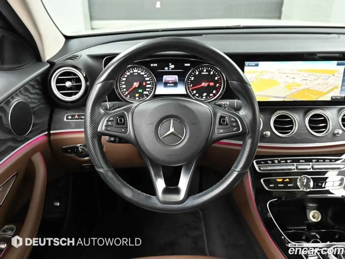 E-Class Mercedes-Benz 2016.5-OPTION-017