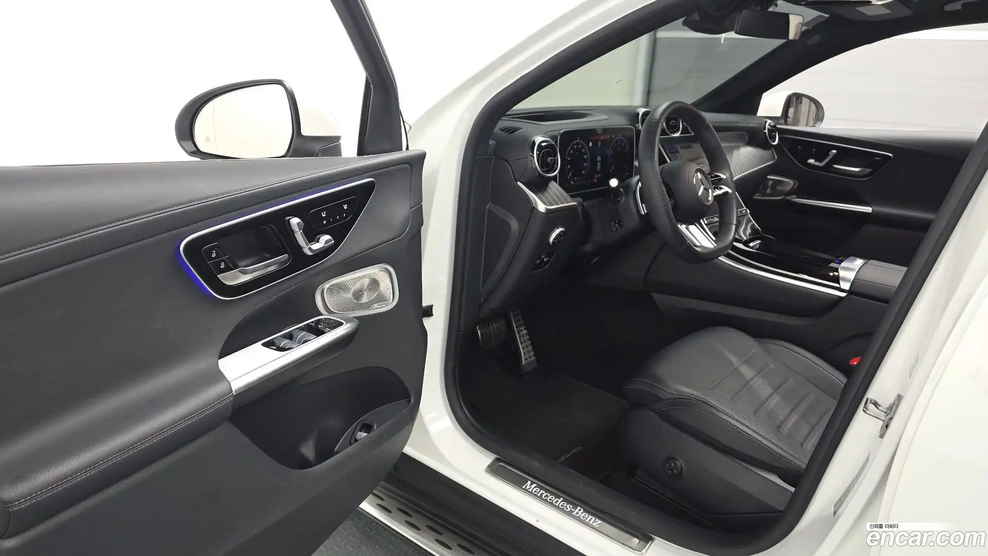 GLC-Class Mercedes-Benz 2024.3-INNER-010